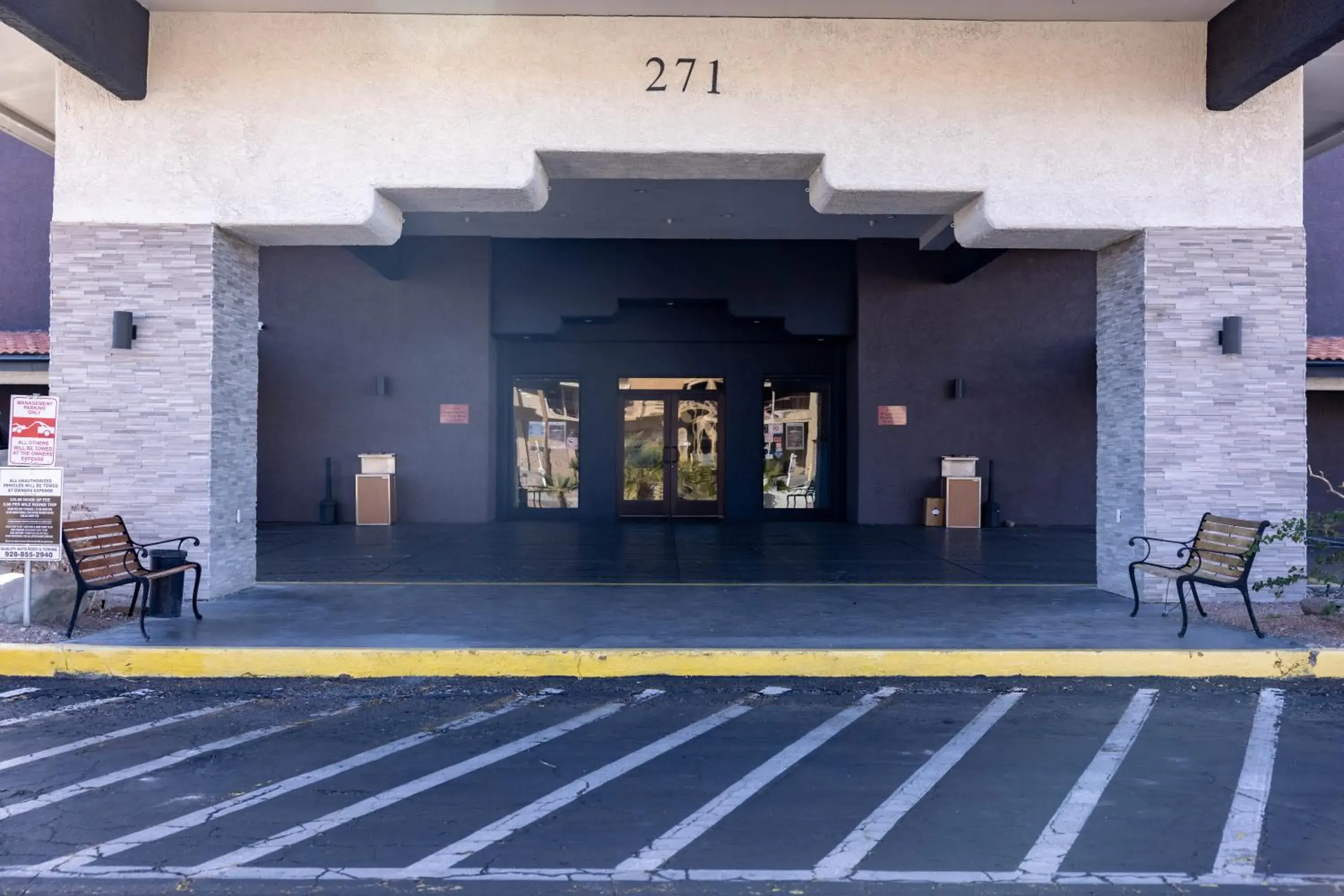 Property building in Quality Inn & Suites Lake Havasu City Property building in Quality Inn & Suites Lake Havasu City