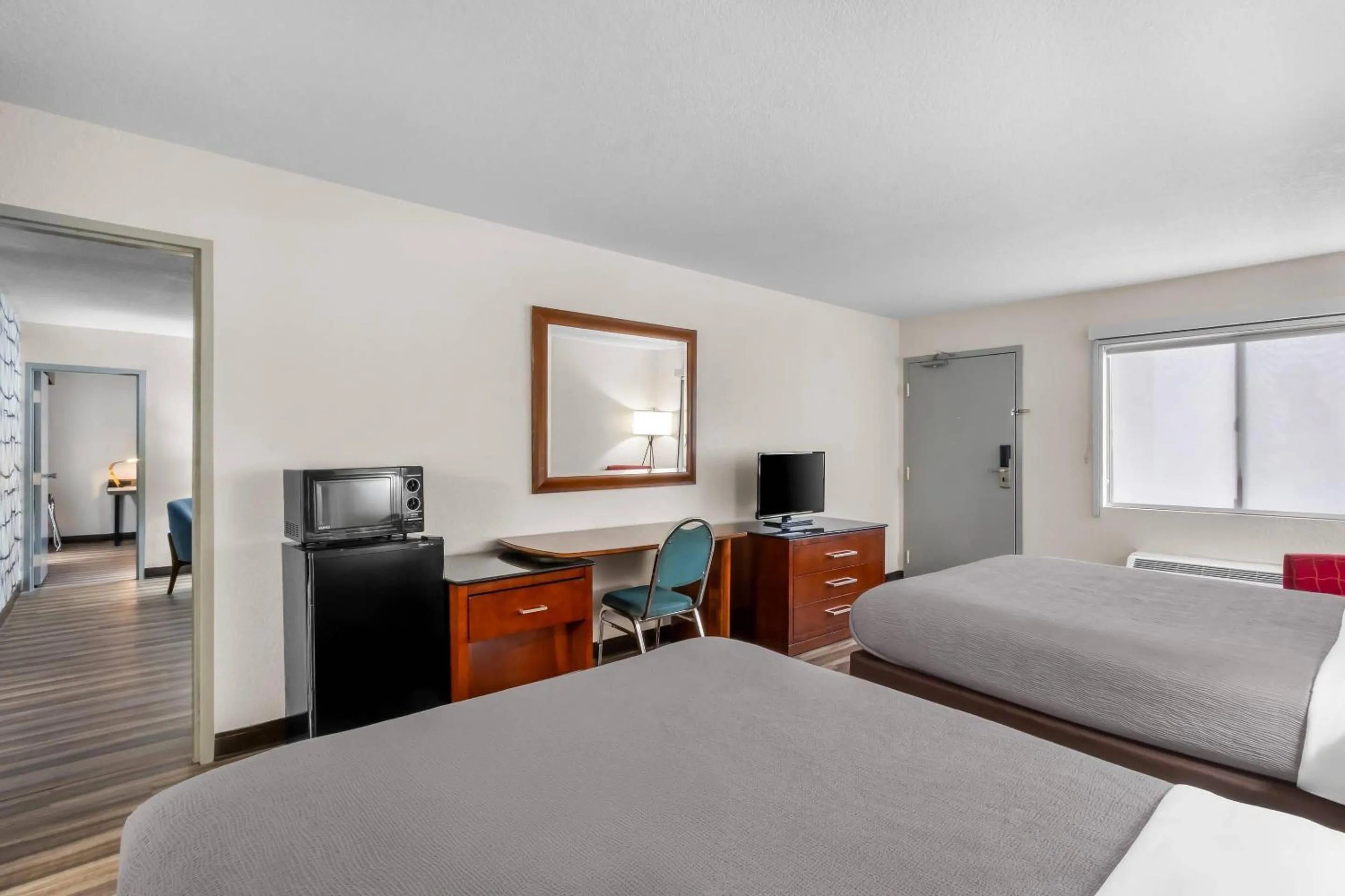 Bedroom, Bed in Quality Inn & Suites Lake Havasu City