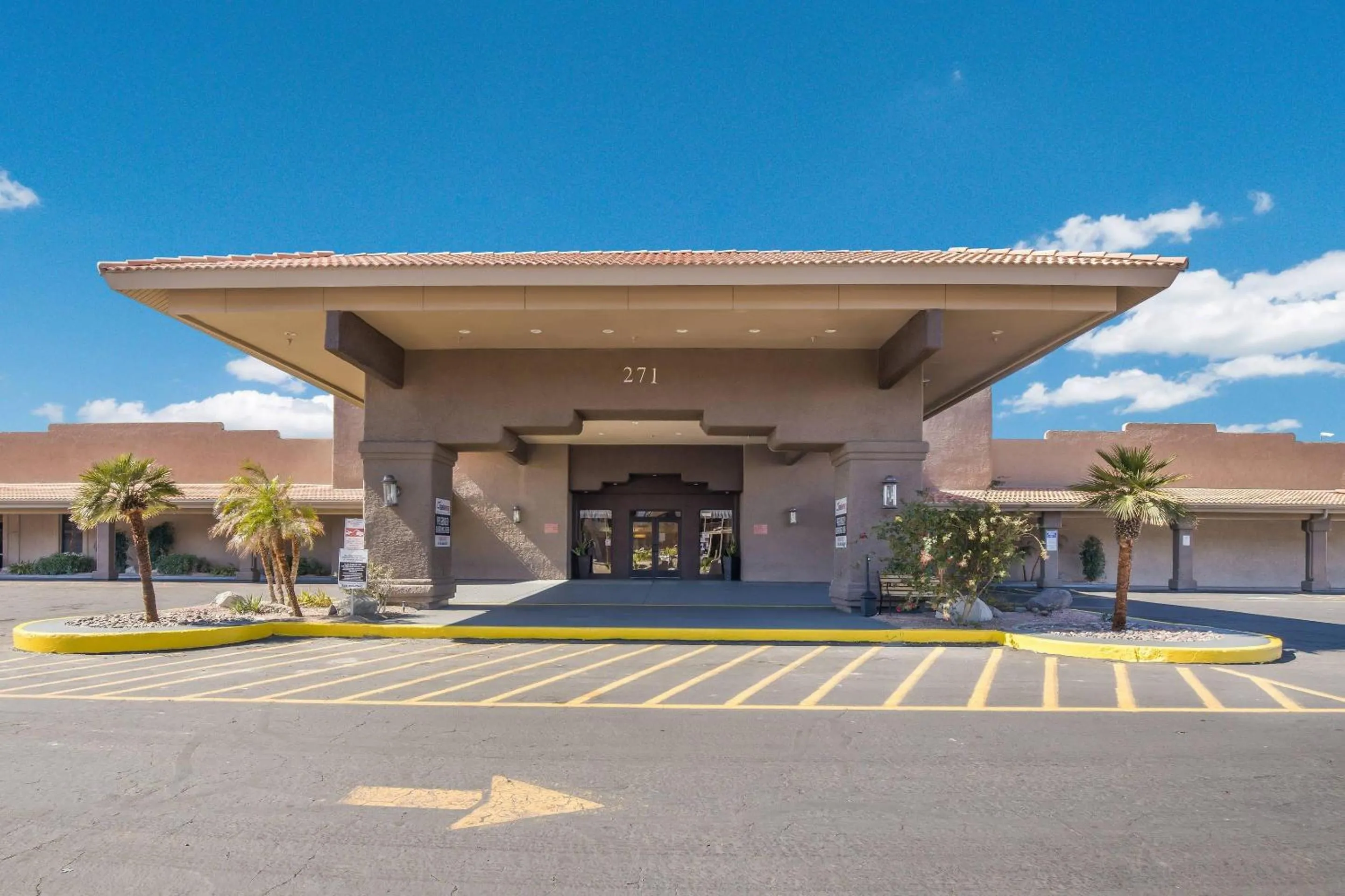 Property building in Quality Inn & Suites Lake Havasu City