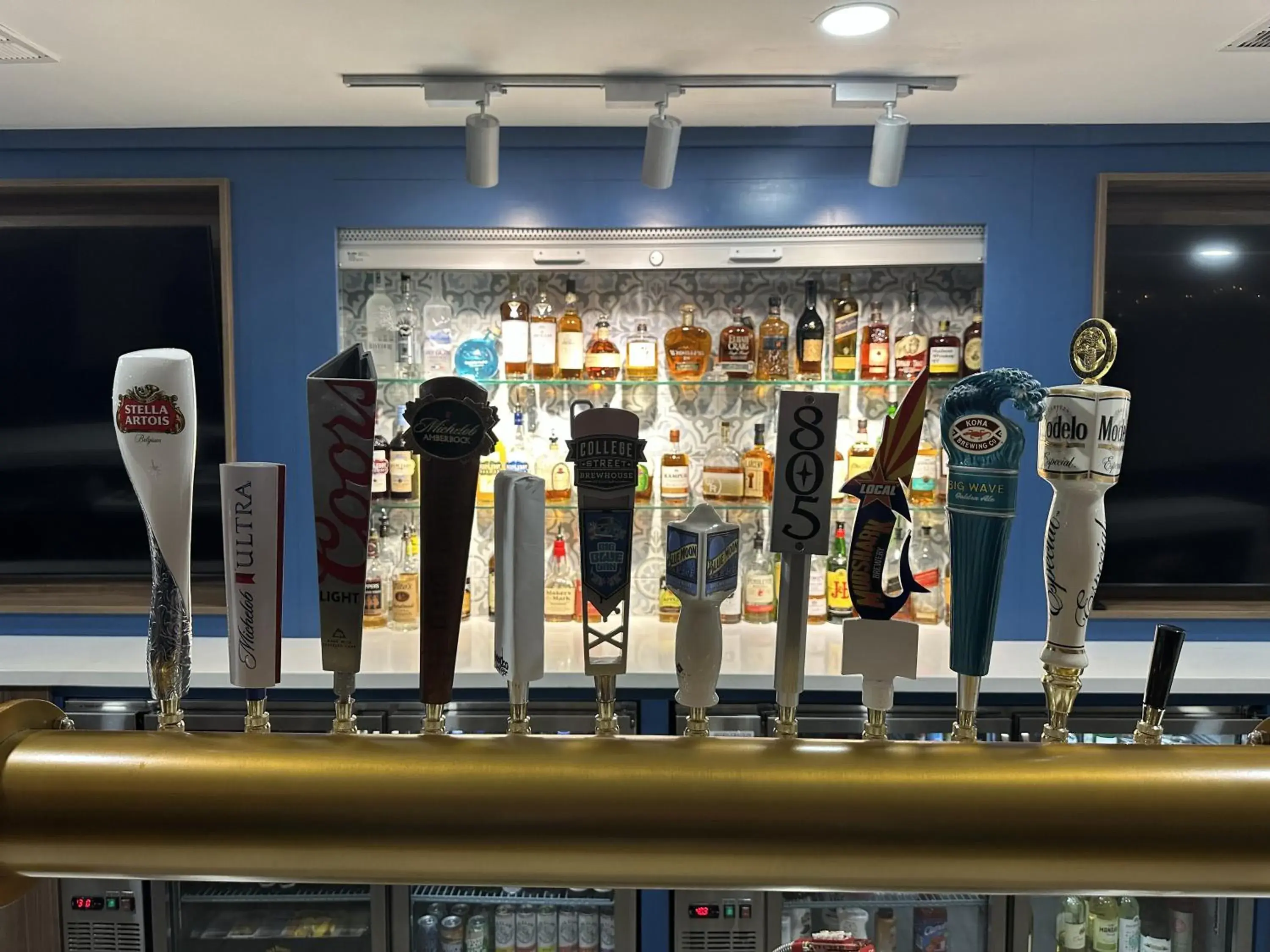 Lounge or bar in Quality Inn & Suites Lake Havasu City Lounge or bar in Quality Inn & Suites Lake Havasu City