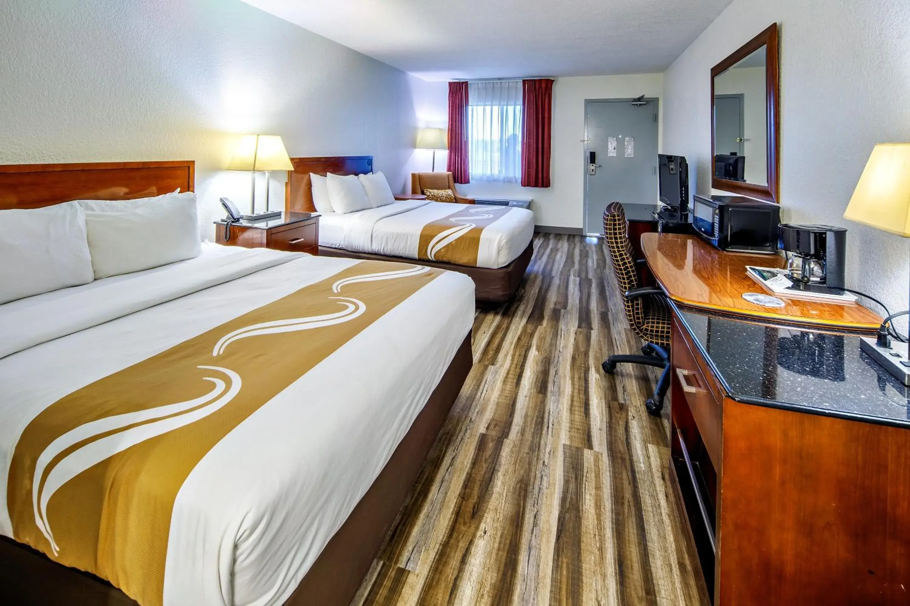 Bed in Quality Inn & Suites Lake Havasu City Bed in Quality Inn & Suites Lake Havasu City