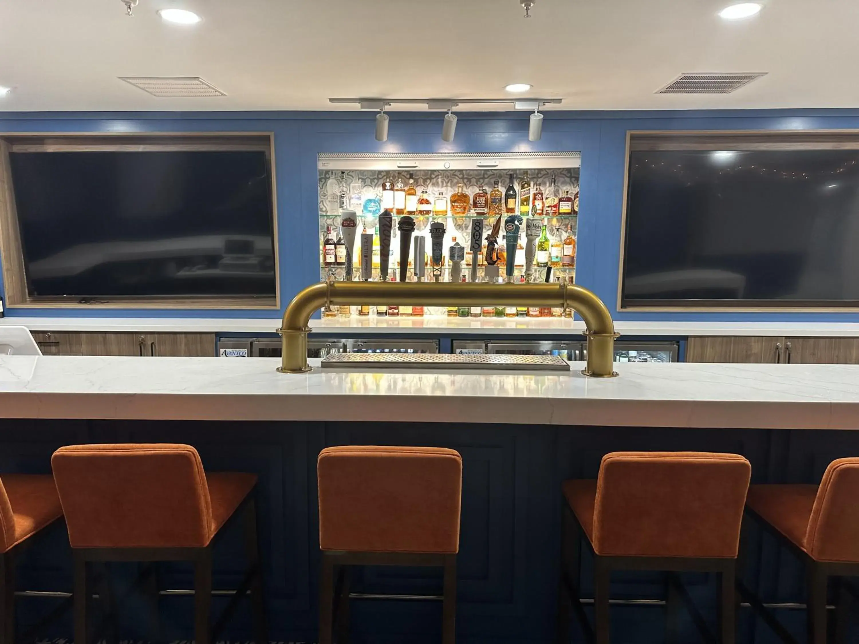 Lounge or bar in Quality Inn & Suites Lake Havasu City Lounge or bar in Quality Inn & Suites Lake Havasu City