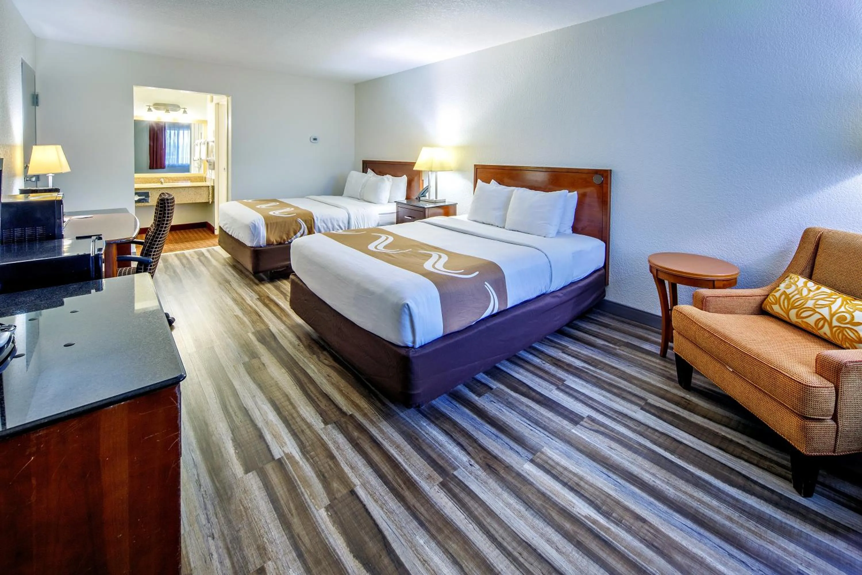 Bed in Quality Inn & Suites Lake Havasu City