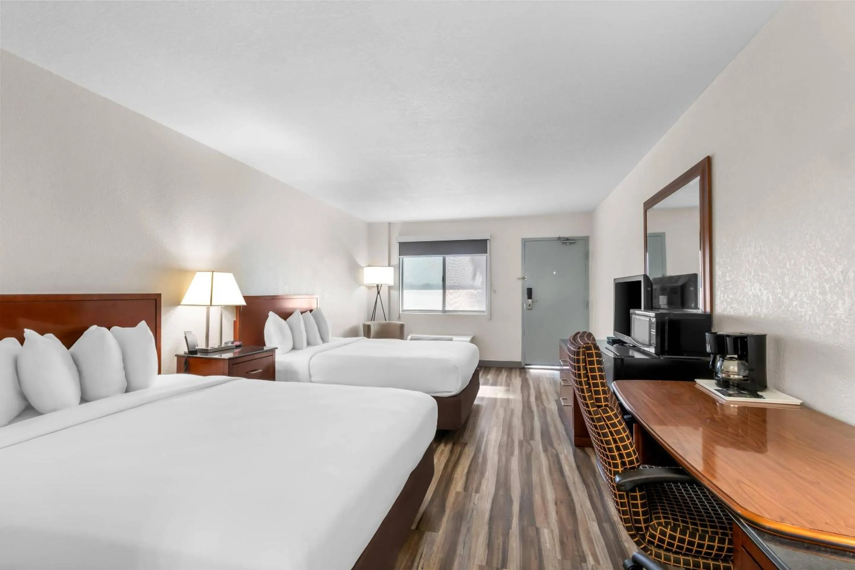 Bedroom, Bed in Quality Inn & Suites Lake Havasu City
