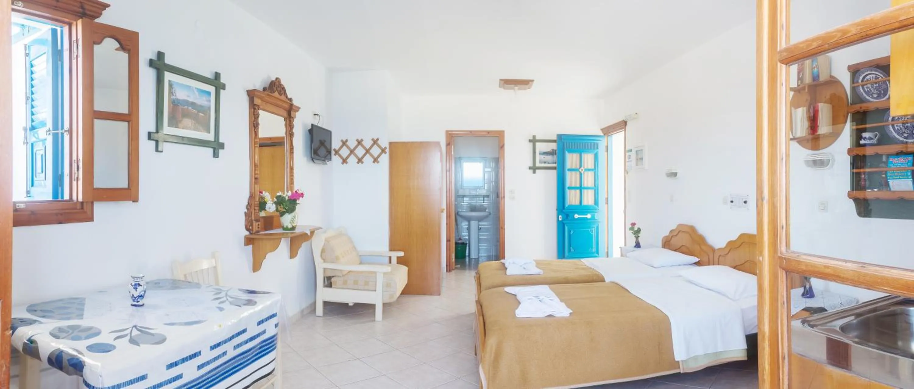 Photo of the whole room, Bed in Arhontiko Hotel