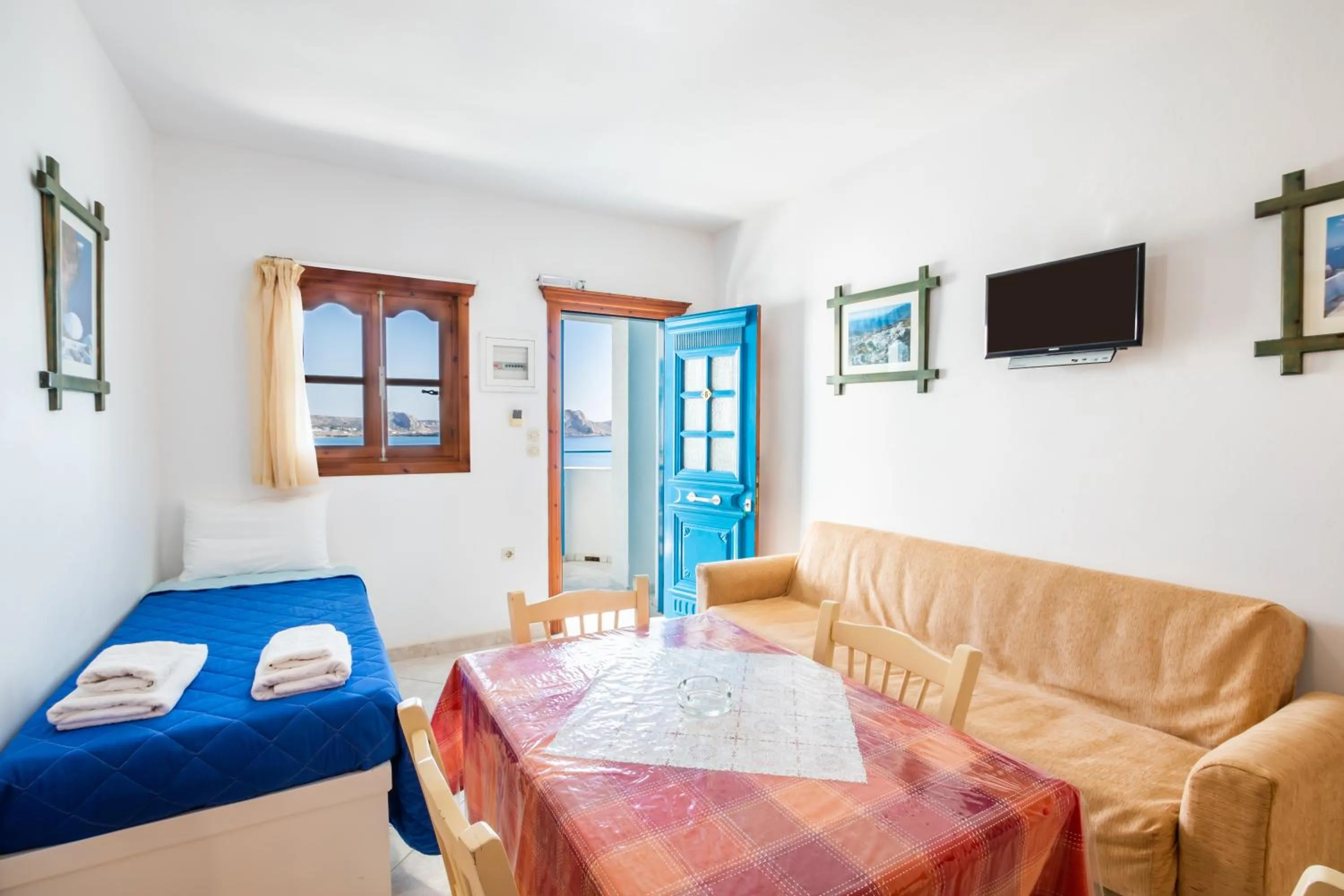 Bed in Arhontiko Hotel