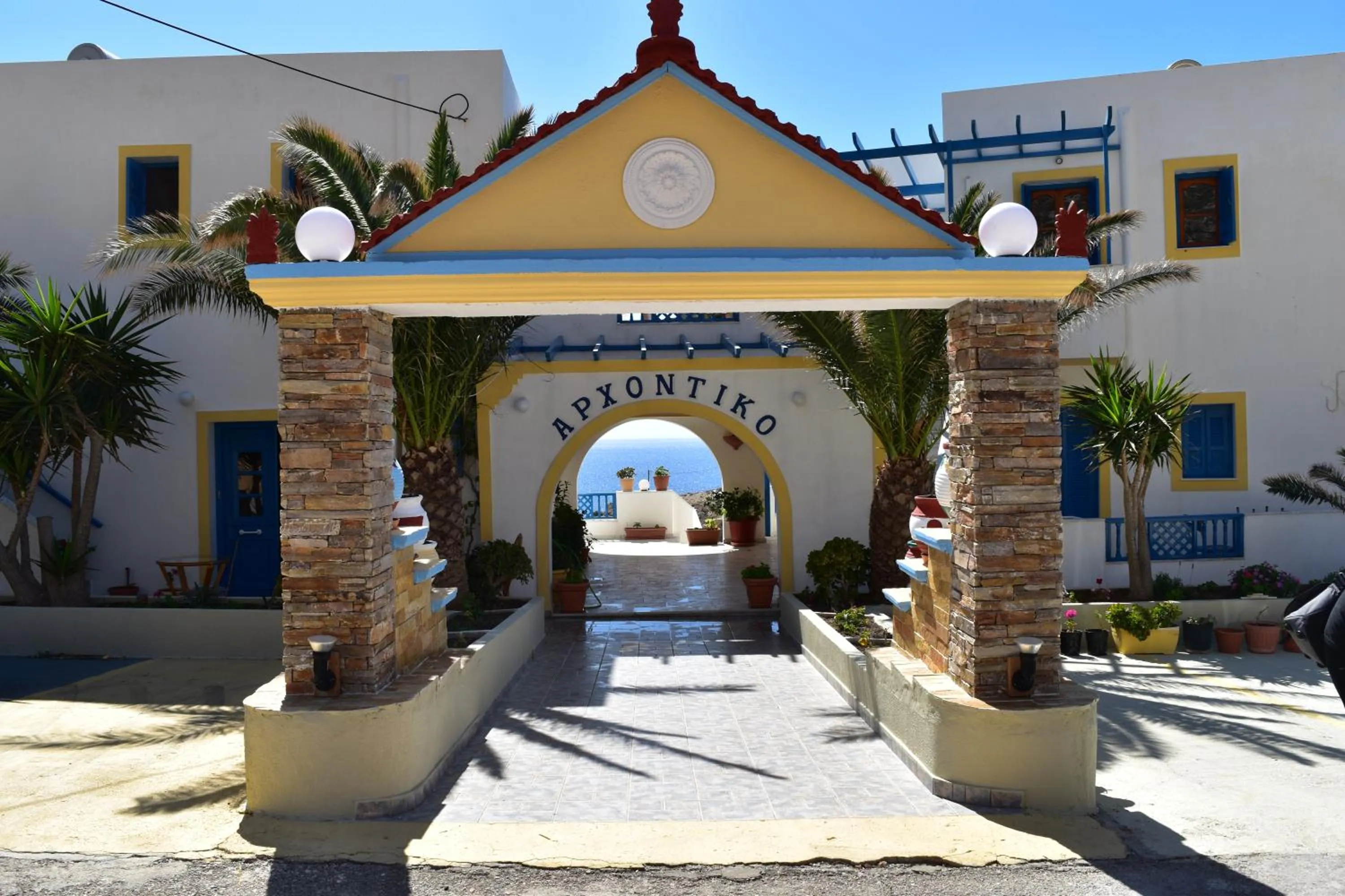 Facade/entrance in Arhontiko Hotel