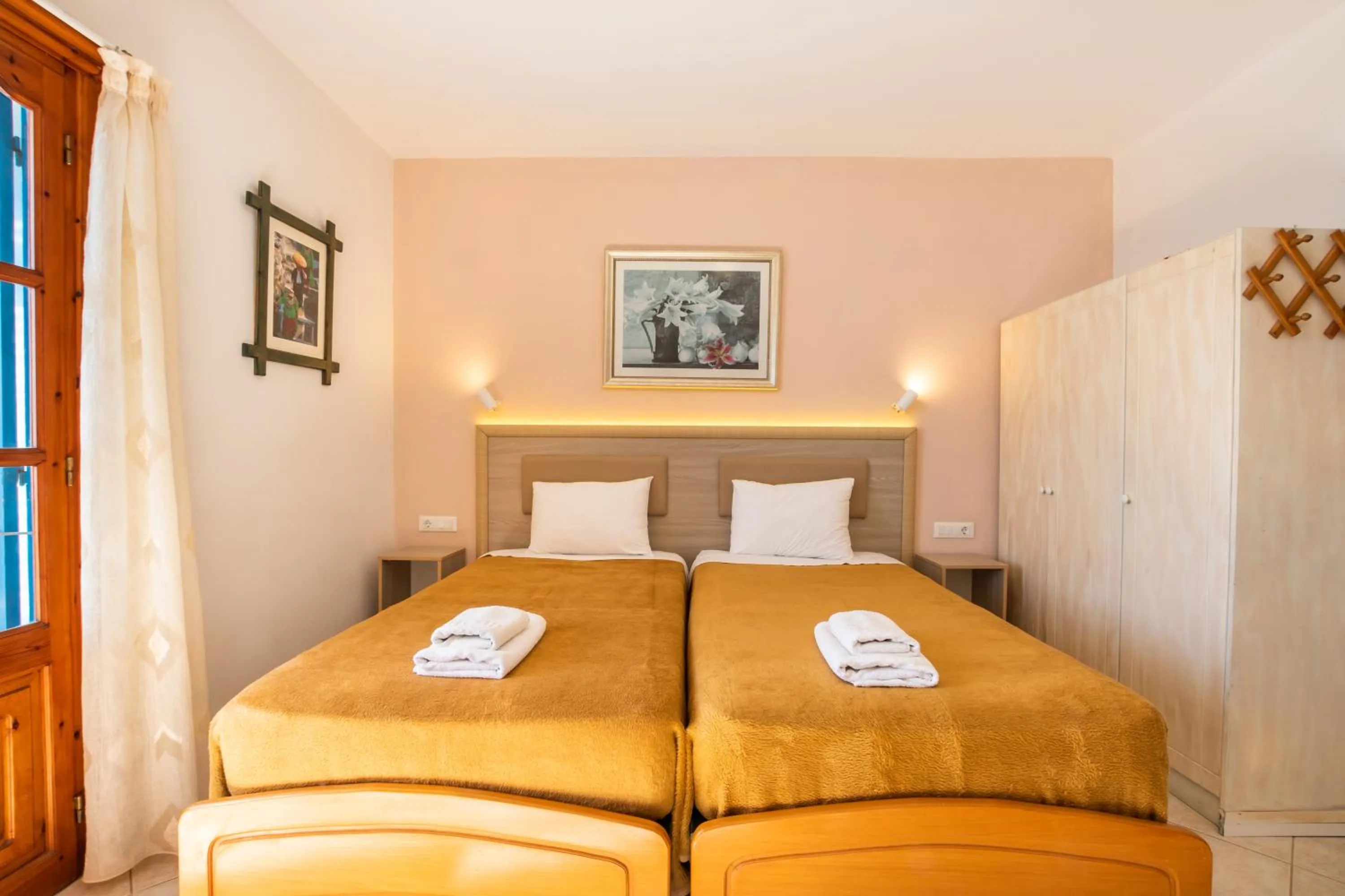 Bed in Arhontiko Hotel