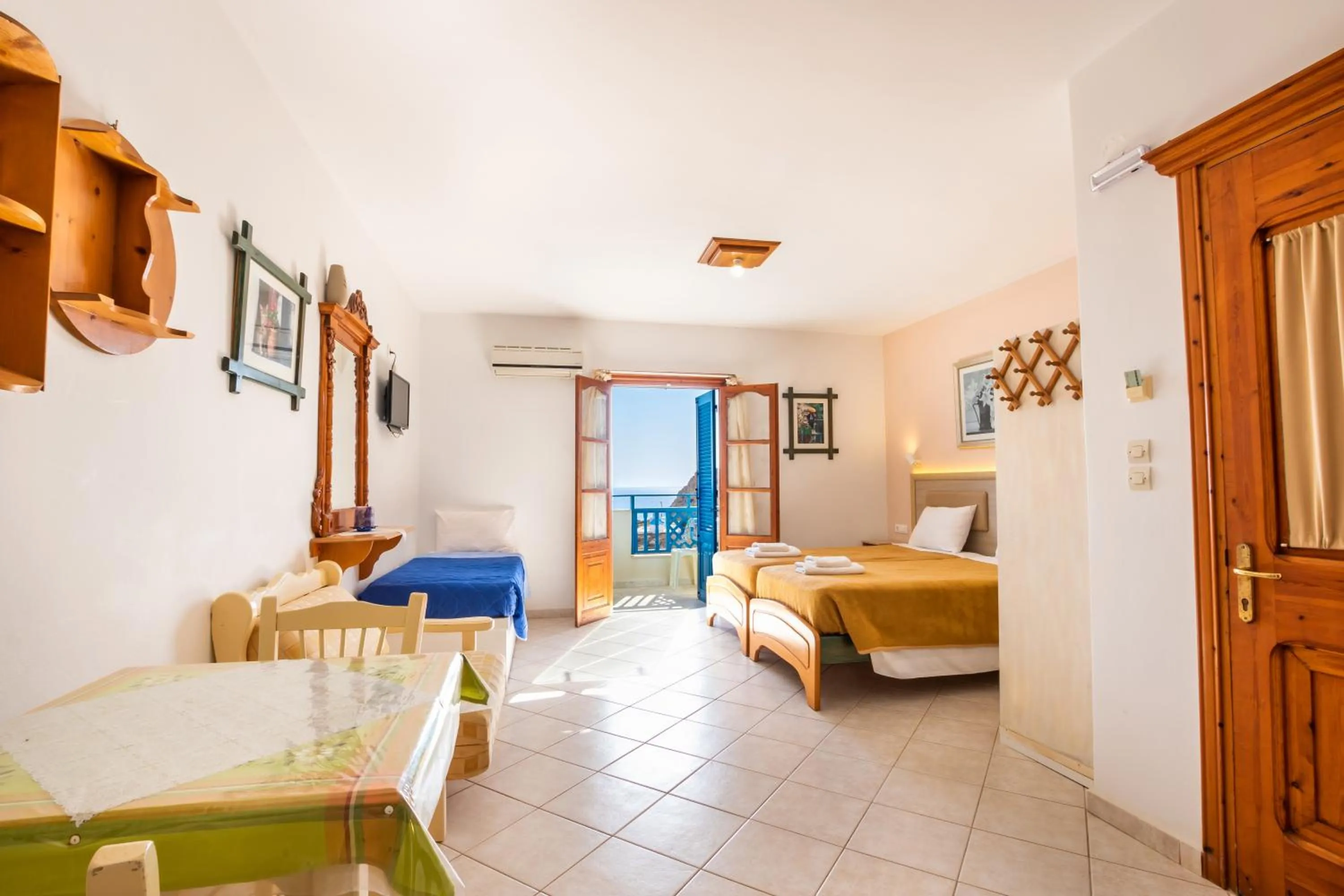 Bed in Arhontiko Hotel