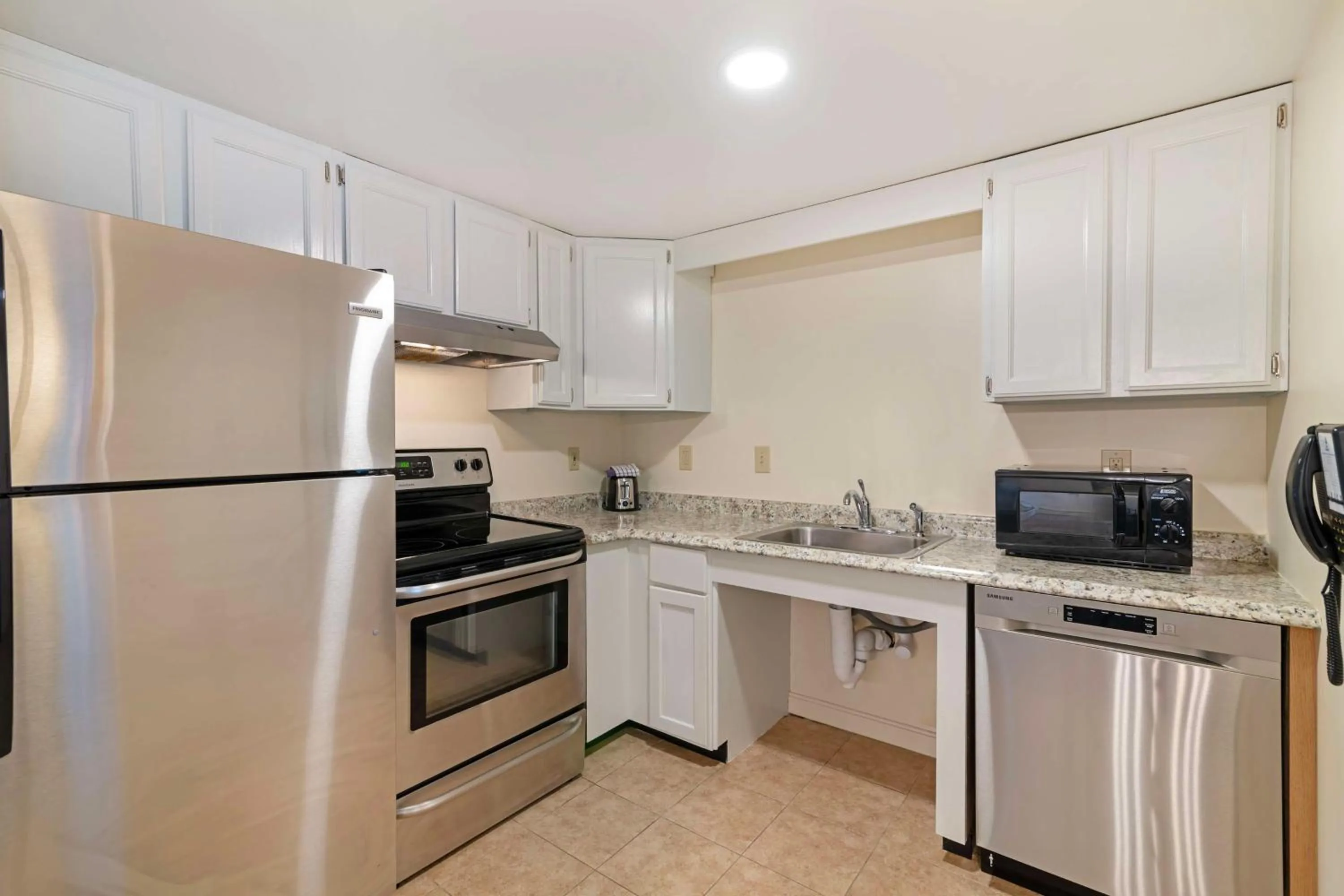 Bedroom in Best Western Inn & Suites Rutland-Killington