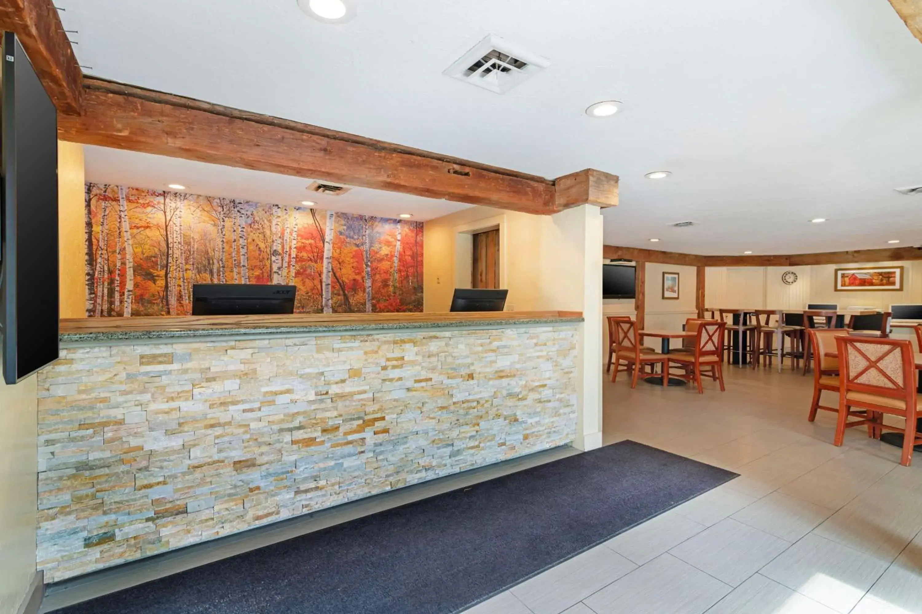 Lobby or reception in Best Western Inn & Suites Rutland-Killington Lobby or reception in Best Western Inn & Suites Rutland-Killington