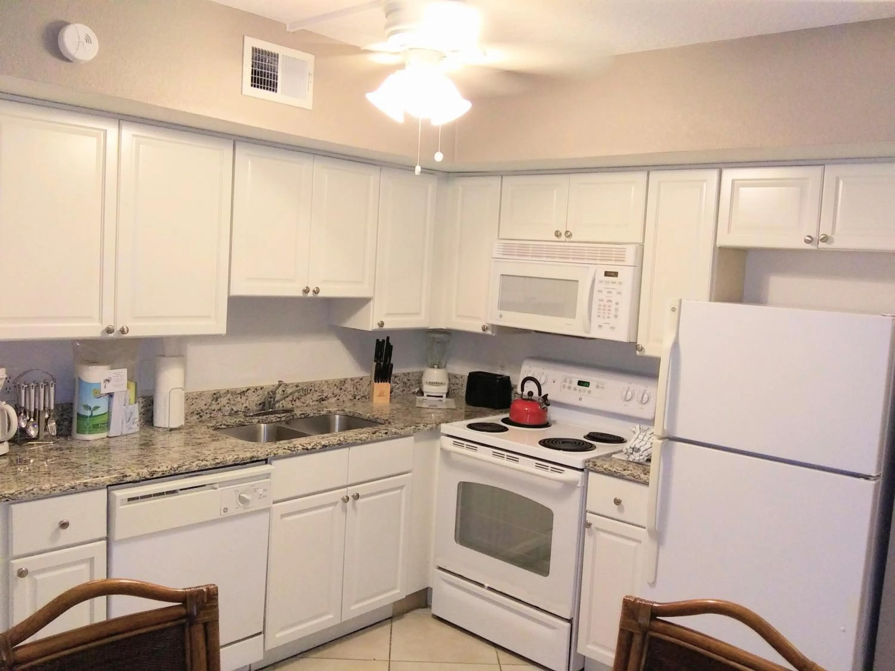 kitchen in Grand Lake & Lifetime of Vacations Resorts
