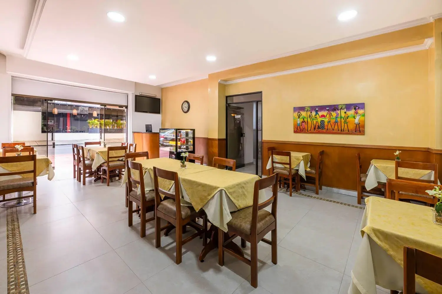 Restaurant/places to eat in Hotel El Campin Restaurant/places to eat in Hotel El Campin