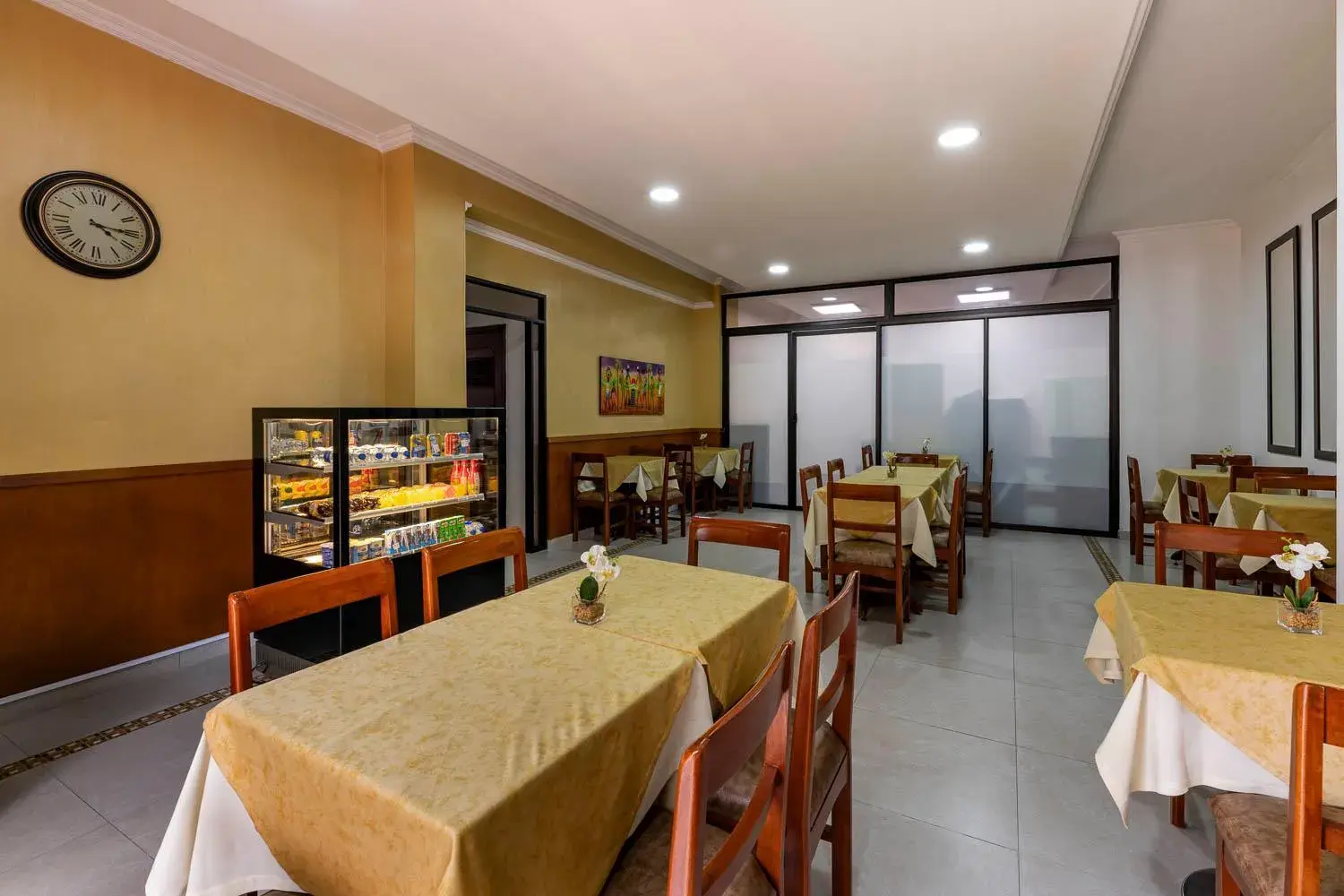 Restaurant/places to eat in Hotel El Campin Restaurant/places to eat in Hotel El Campin