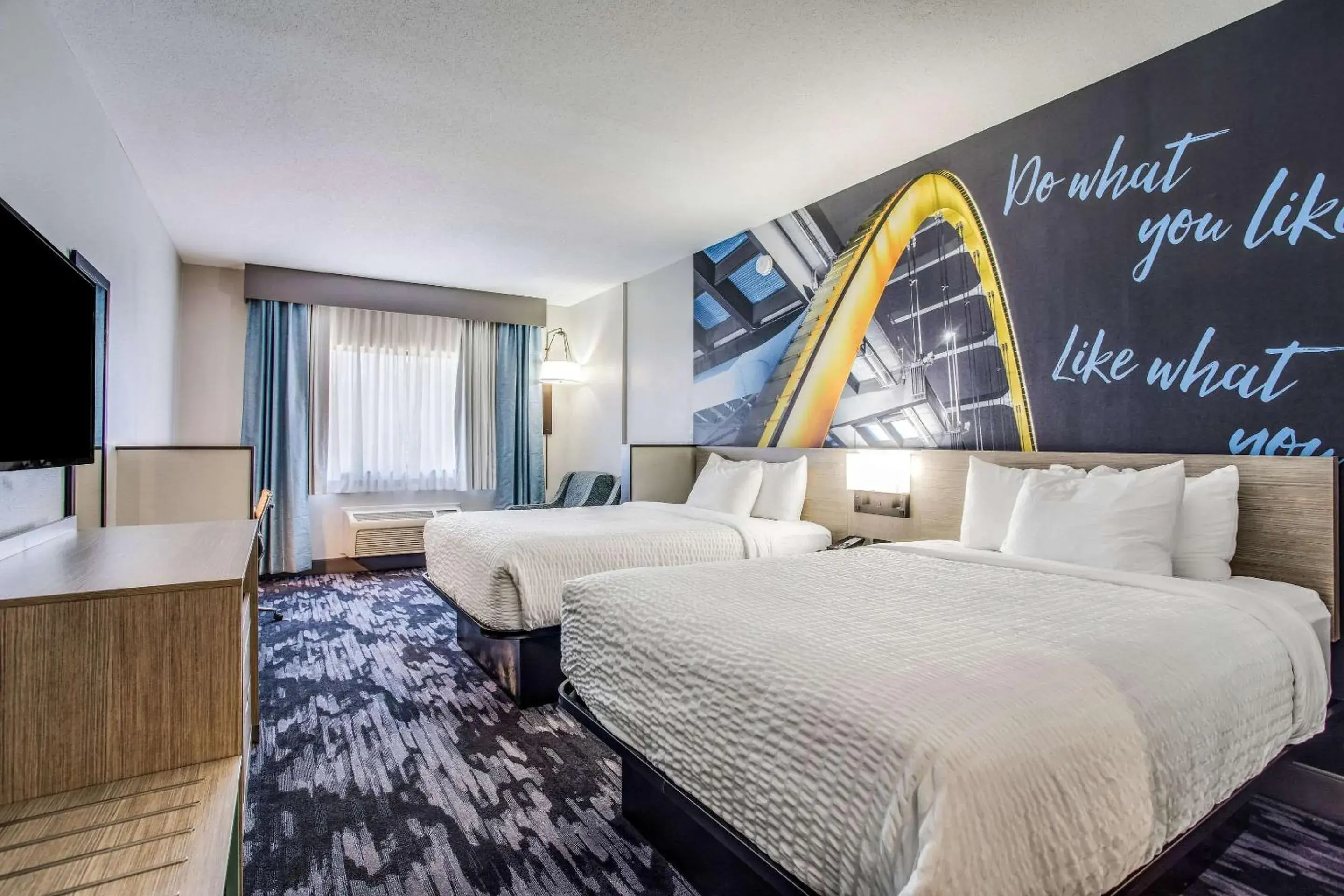 Bedroom, Bed in Clarion Pointe Franklin - Nashville Area Bedroom, Bed in Clarion Pointe Franklin - Nashville Area