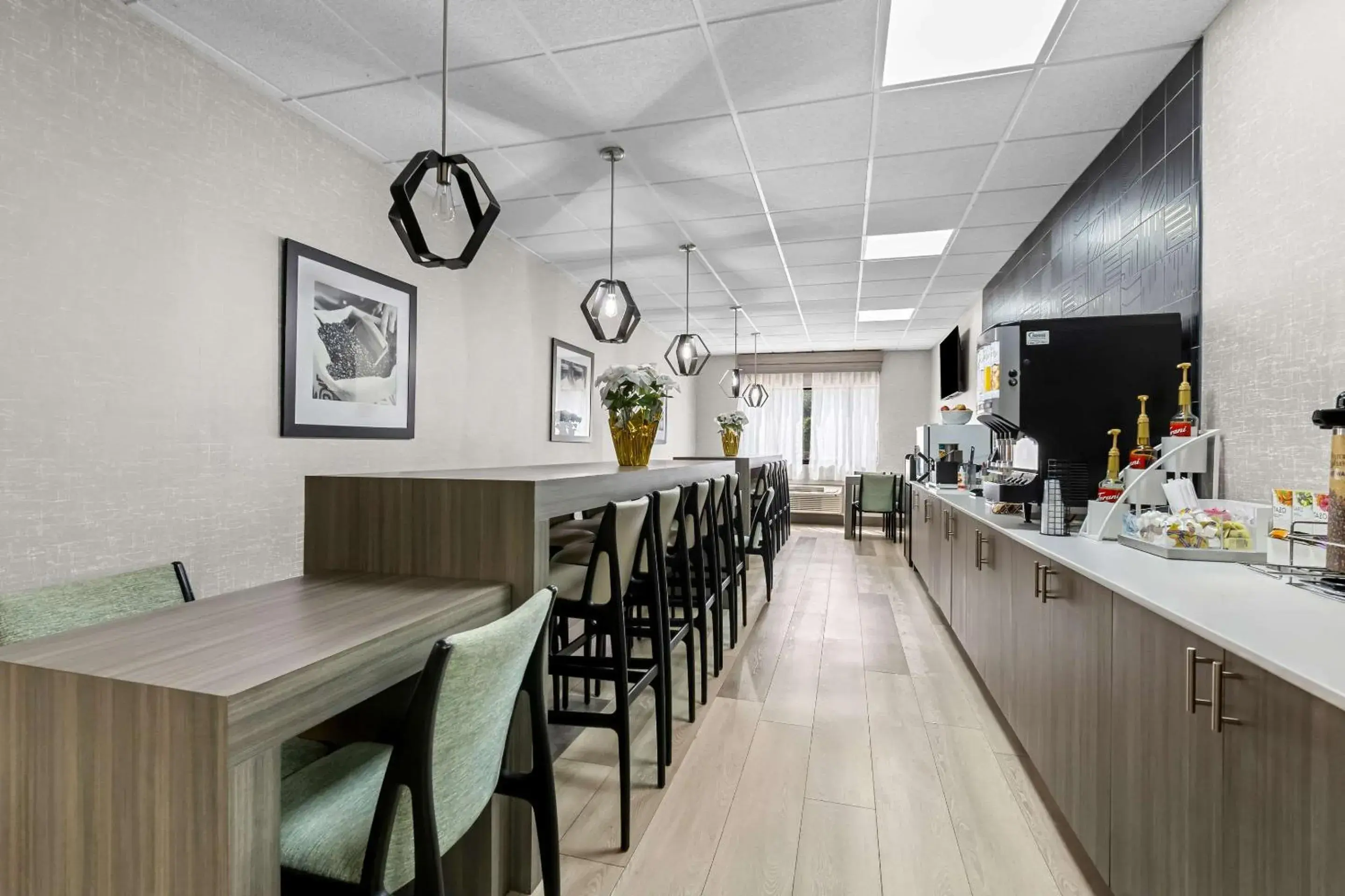 Breakfast in Clarion Pointe Franklin - Nashville Area Breakfast in Clarion Pointe Franklin - Nashville Area