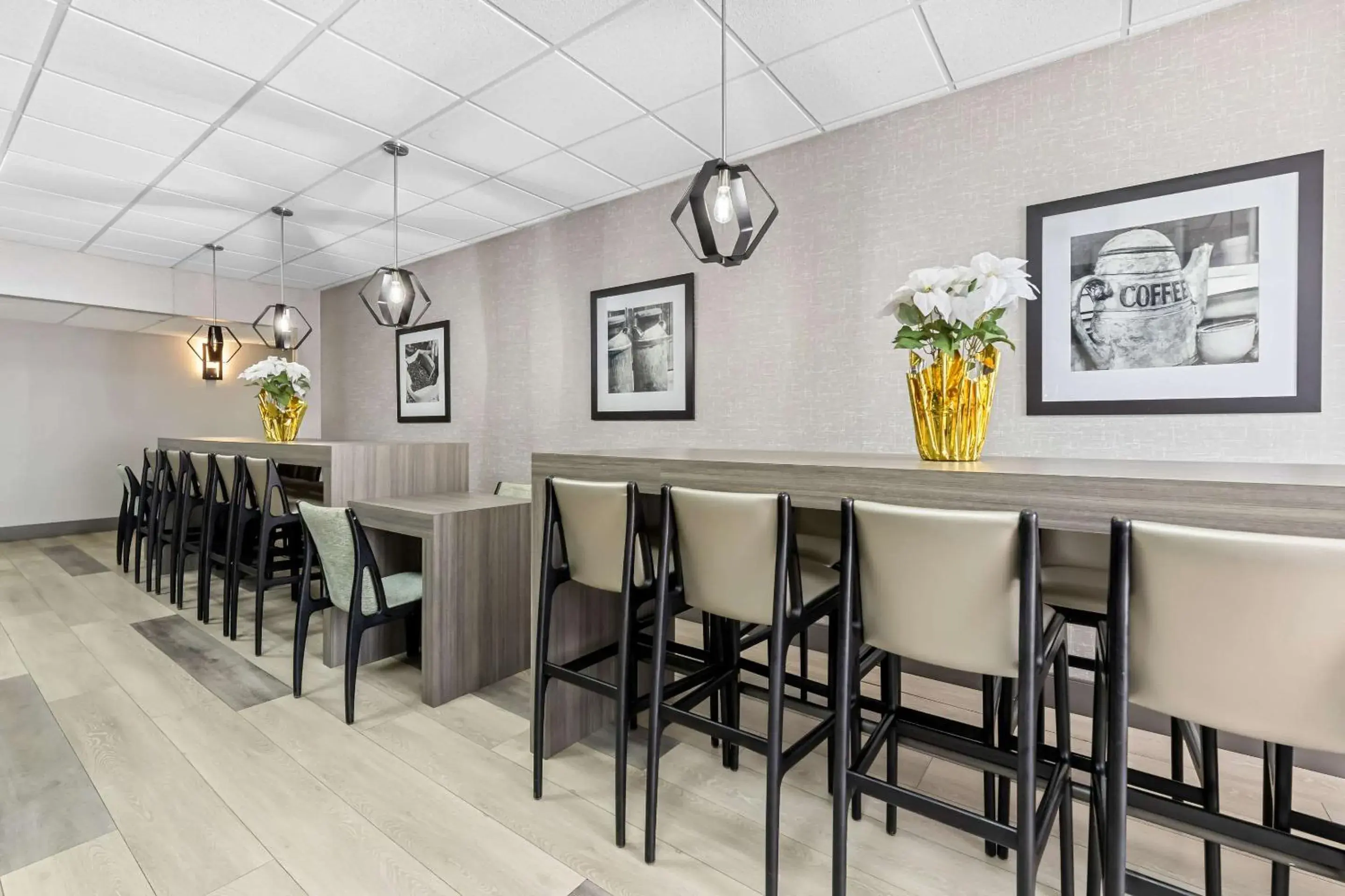 Breakfast in Clarion Pointe Franklin - Nashville Area Breakfast in Clarion Pointe Franklin - Nashville Area