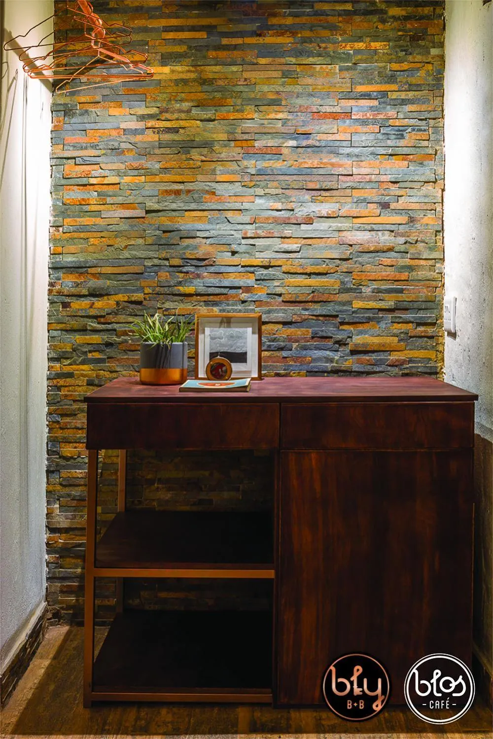 Decorative detail in Bly B&B