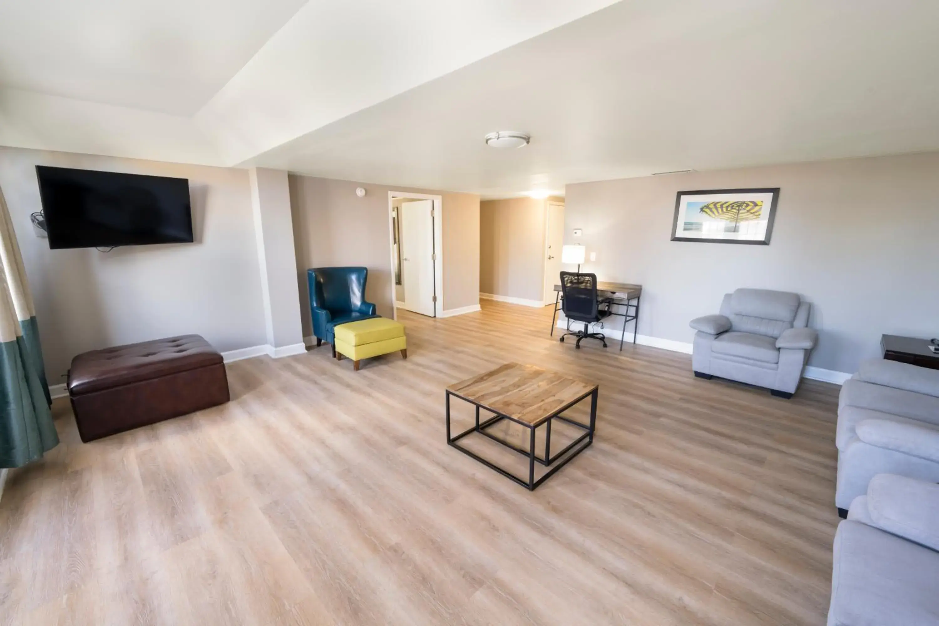 Living room in Best Western Seaside Inn Living room in Best Western Seaside Inn