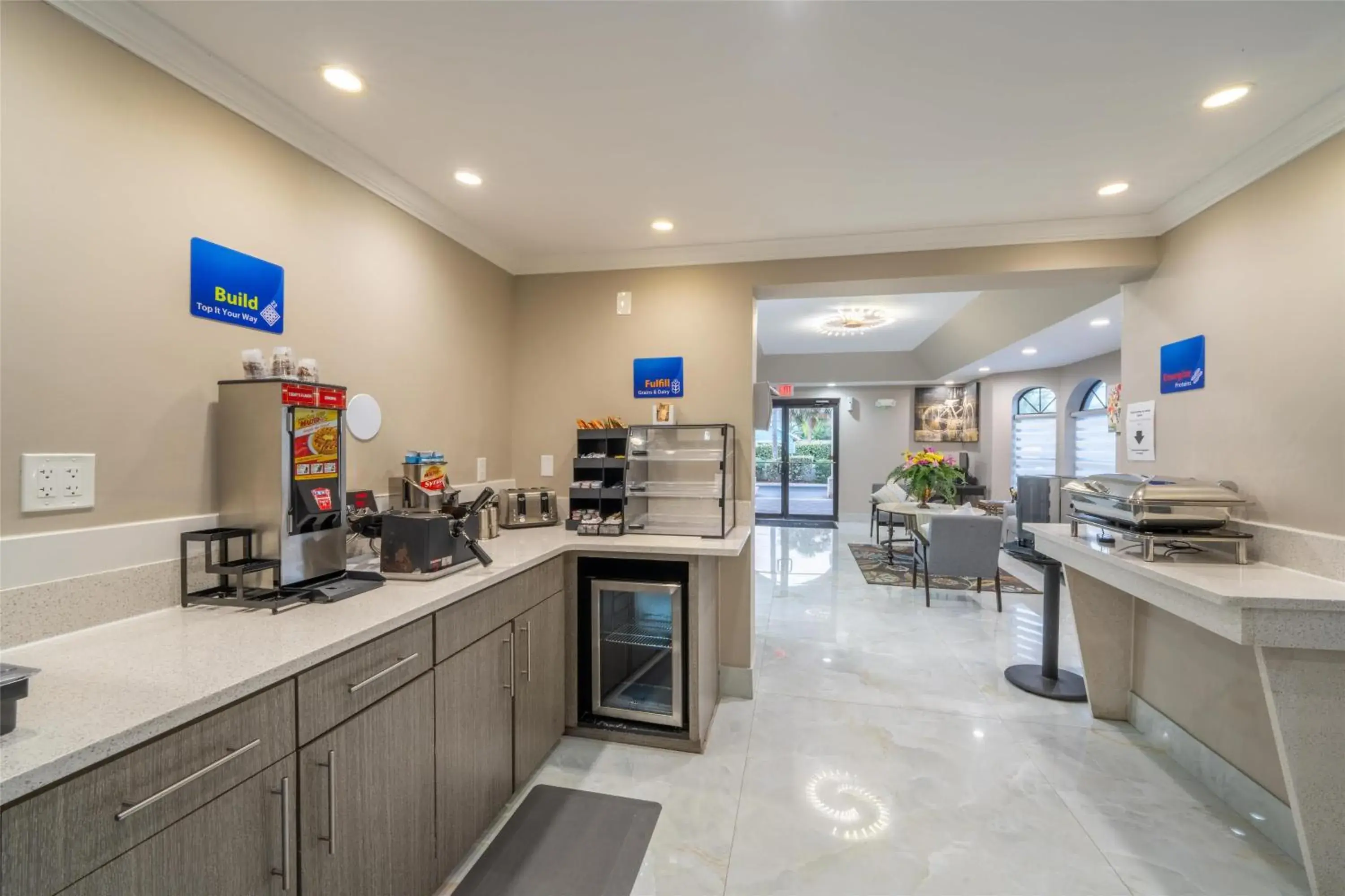 Breakfast in Best Western Seaside Inn Breakfast in Best Western Seaside Inn