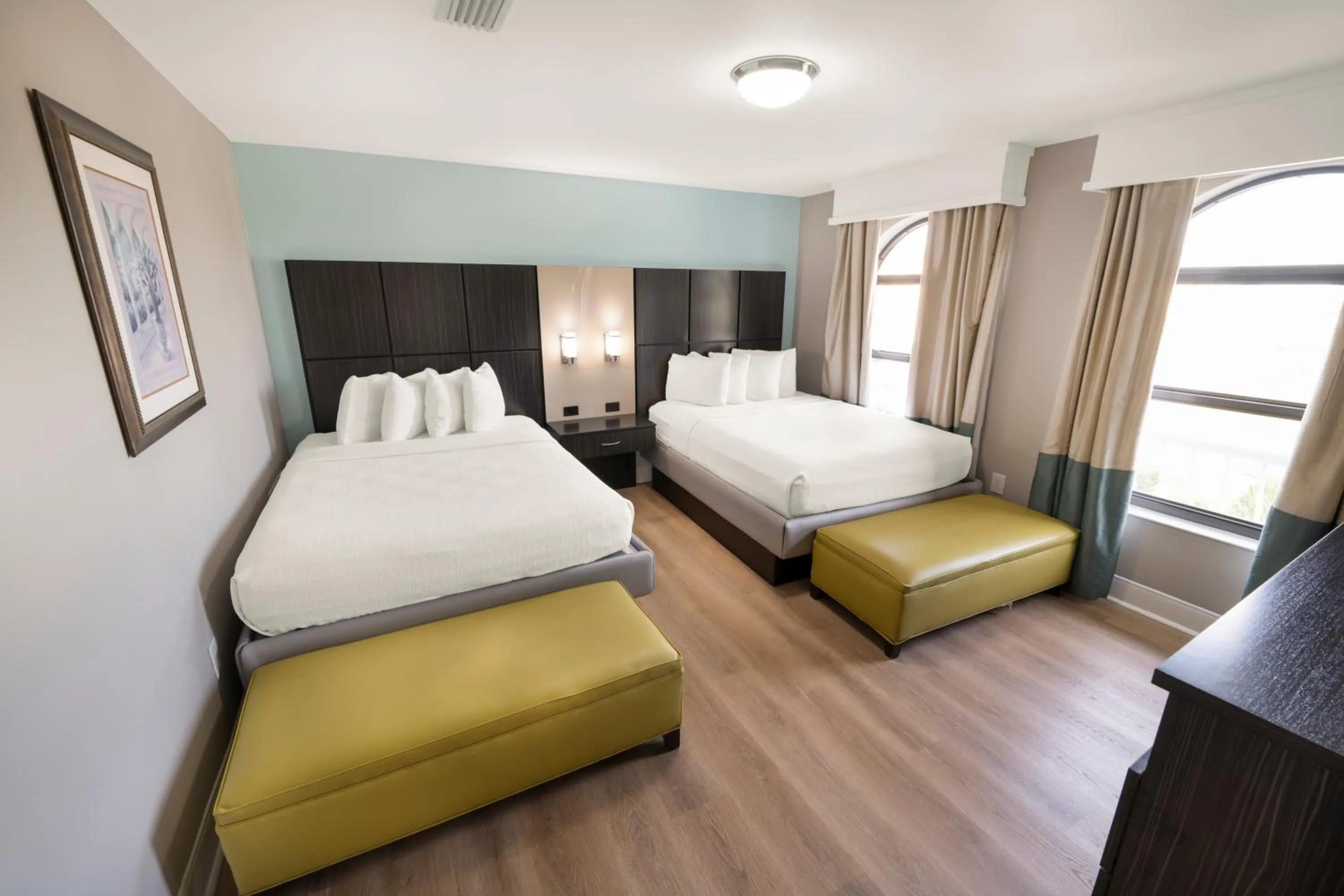 Family Suite with One King Bed and Two Queen Beds - Non-Smoking in Best Western St. Augustine Beach Inn