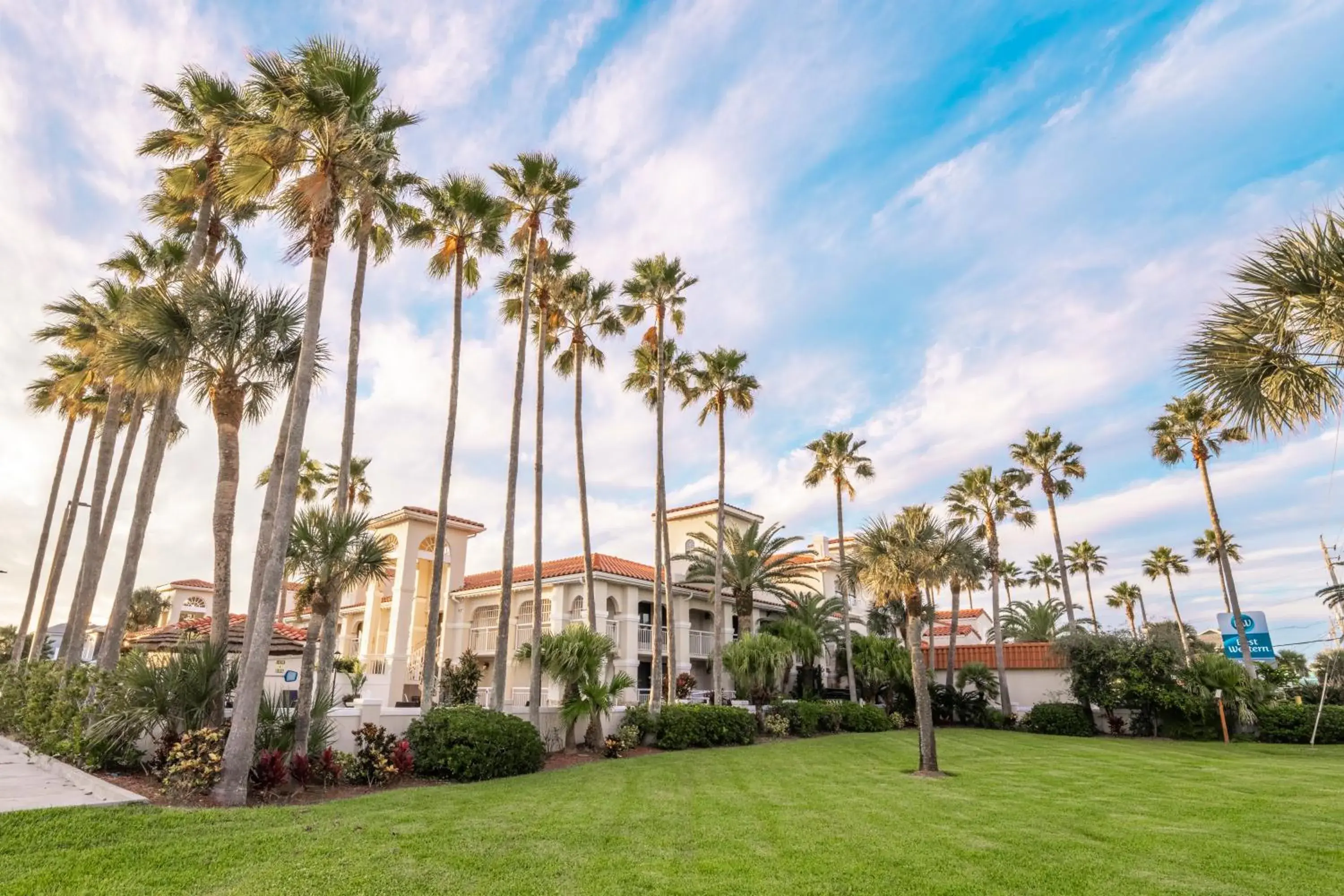 Property building in Best Western Seaside Inn Property building in Best Western Seaside Inn