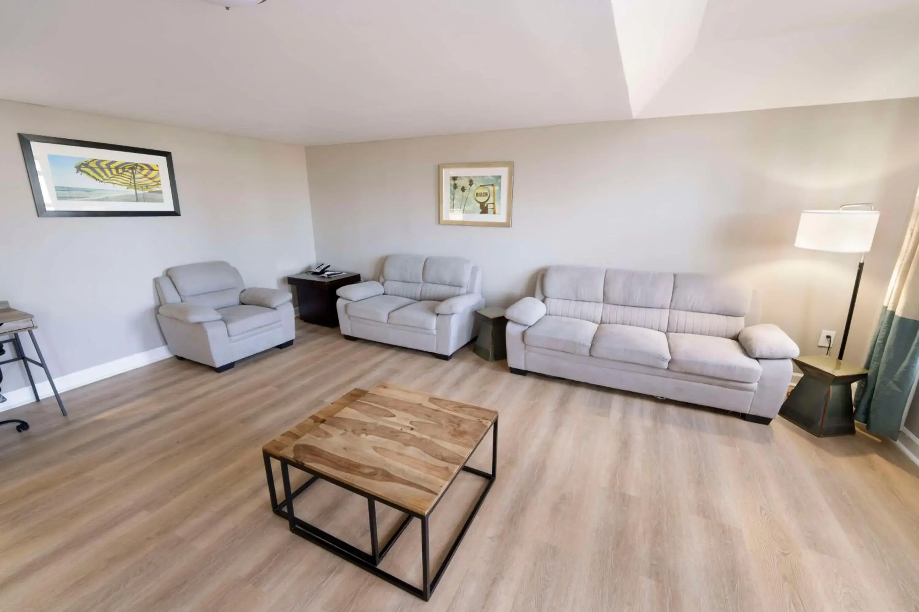 Photo of the whole room in Best Western Seaside Inn Photo of the whole room in Best Western Seaside Inn