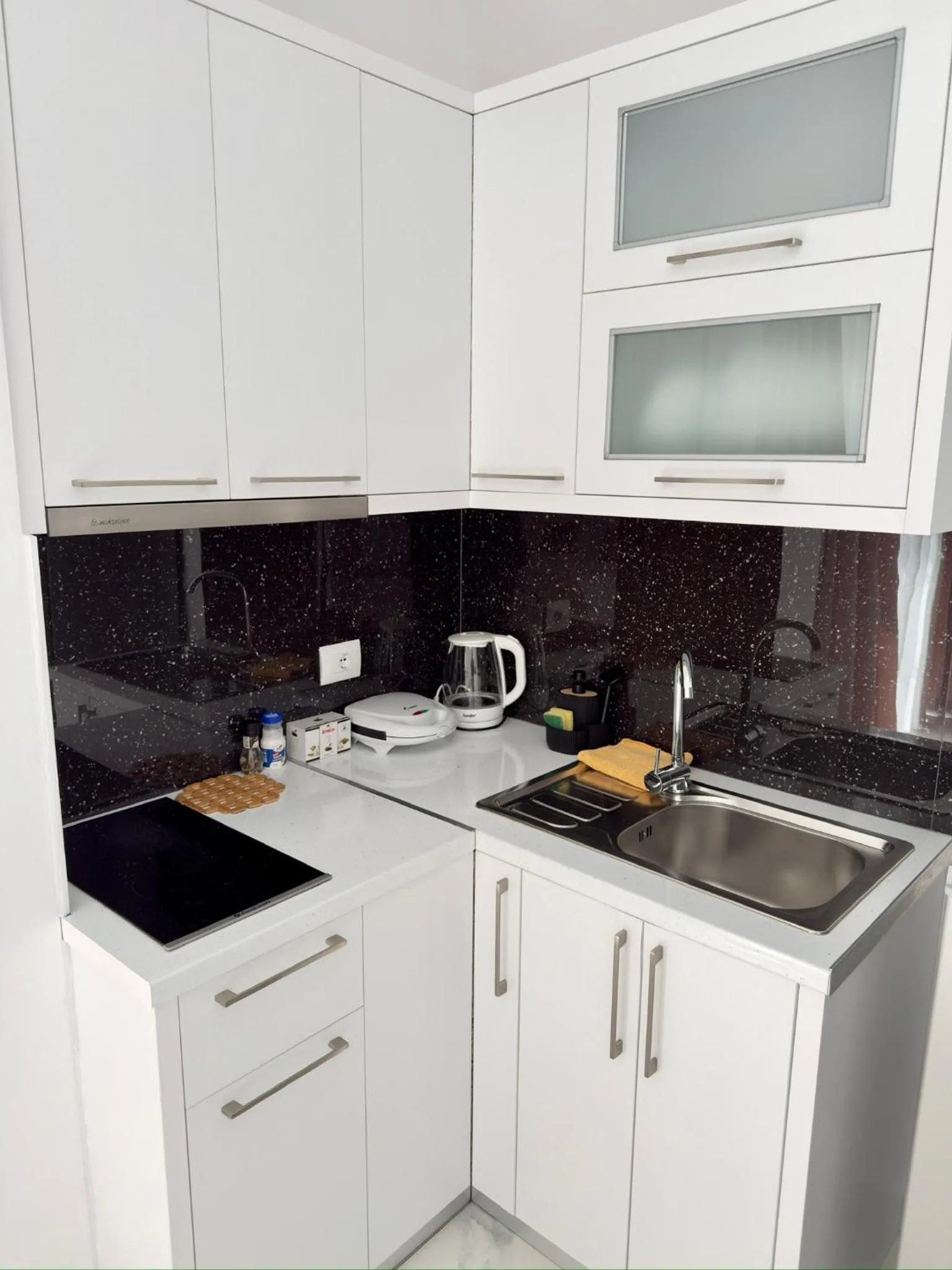 Coffee/tea facilities in Villa Denis Ksamil