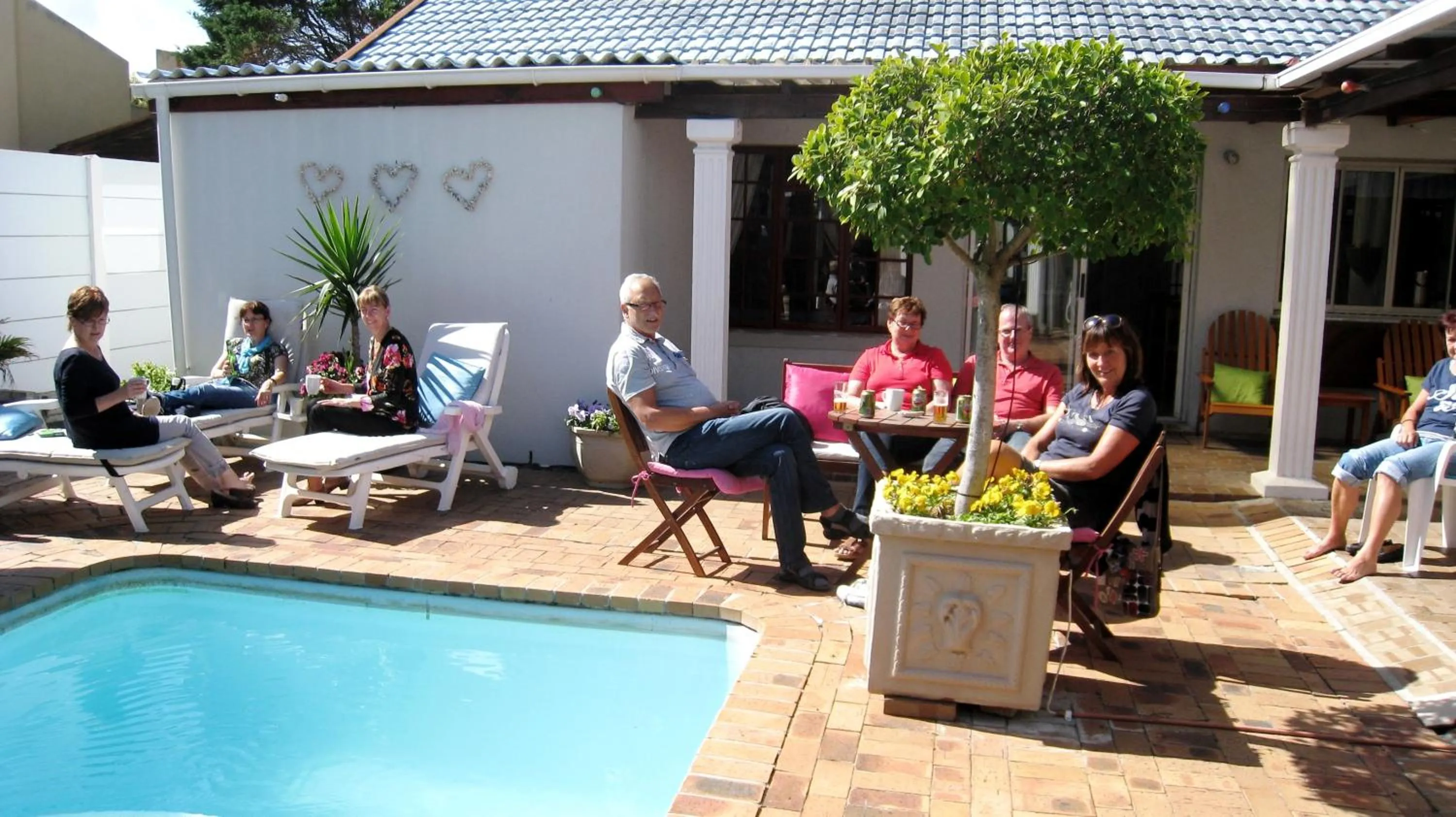 People in Dolphin Inn Blouberg