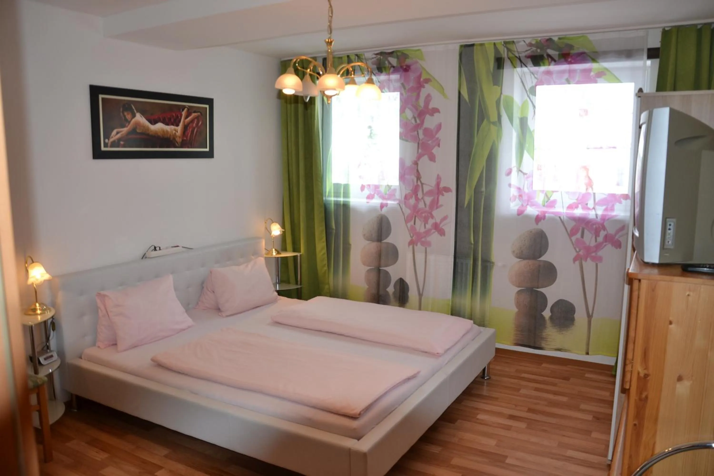 Bed in Gästehaus zur Post - Heritage Inn