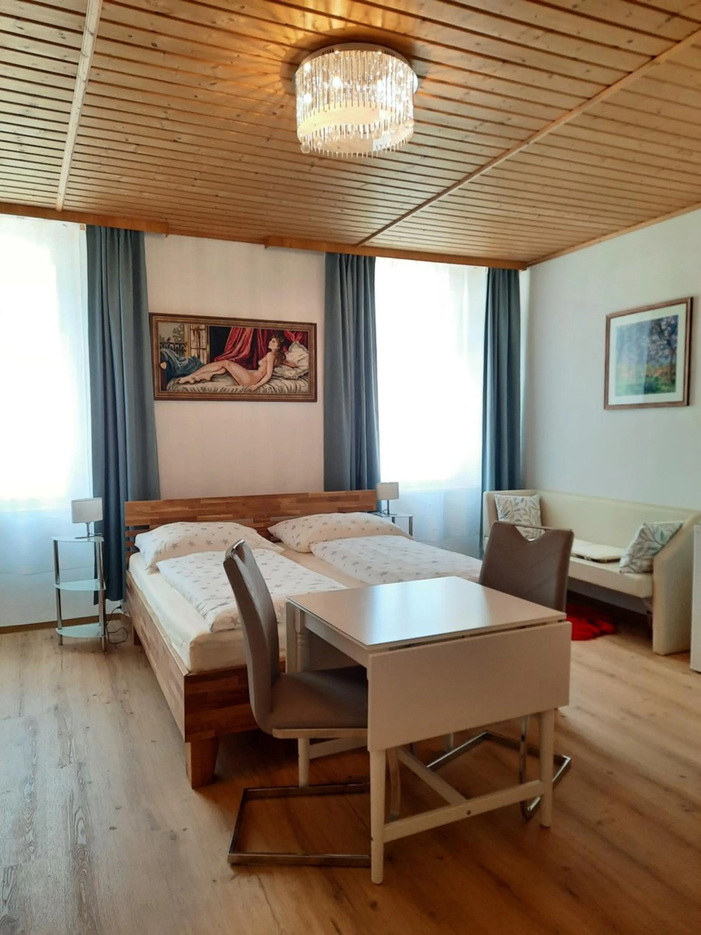 Bed in Gästehaus zur Post - Heritage Inn