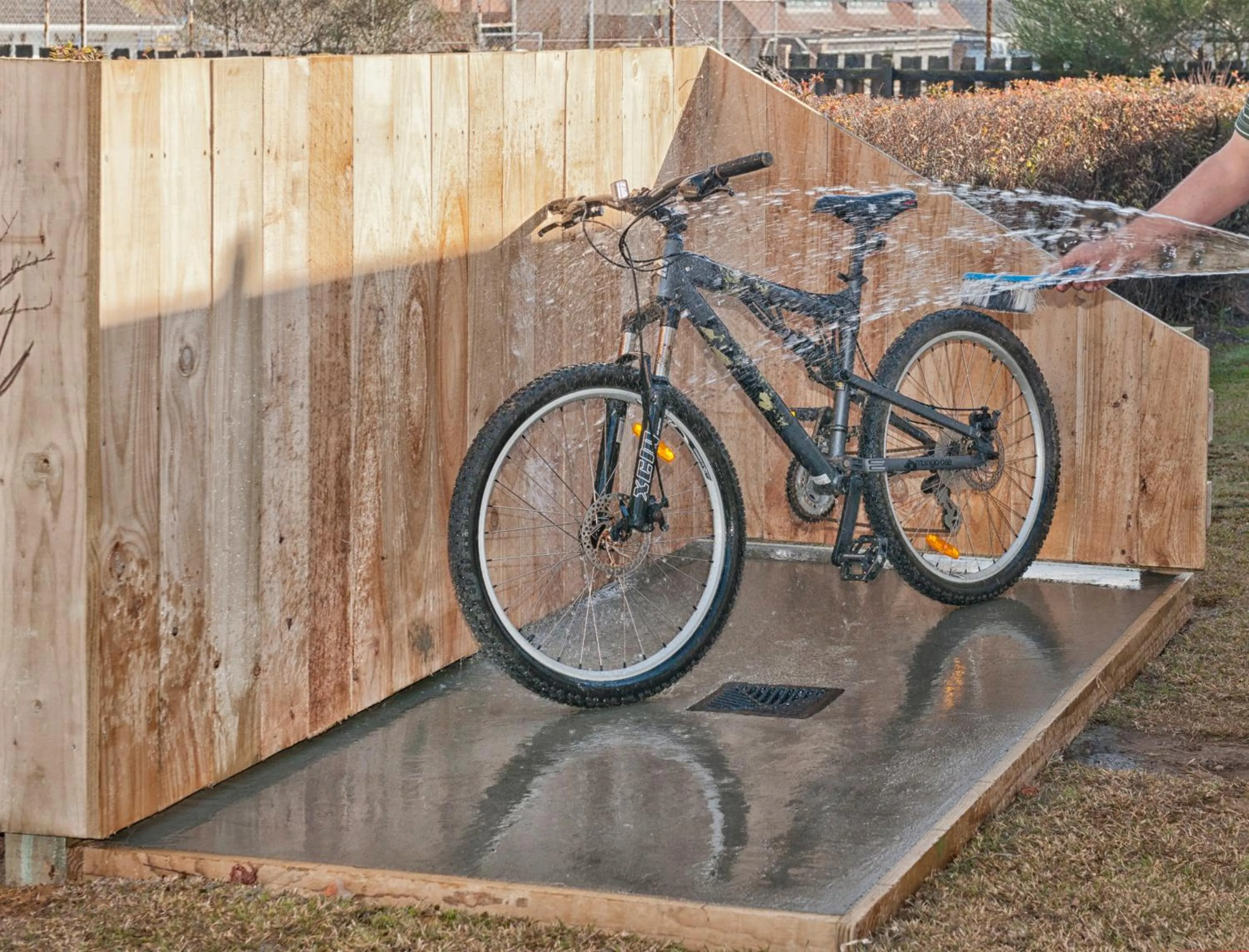 Cycling in Sport Of Kings Motel