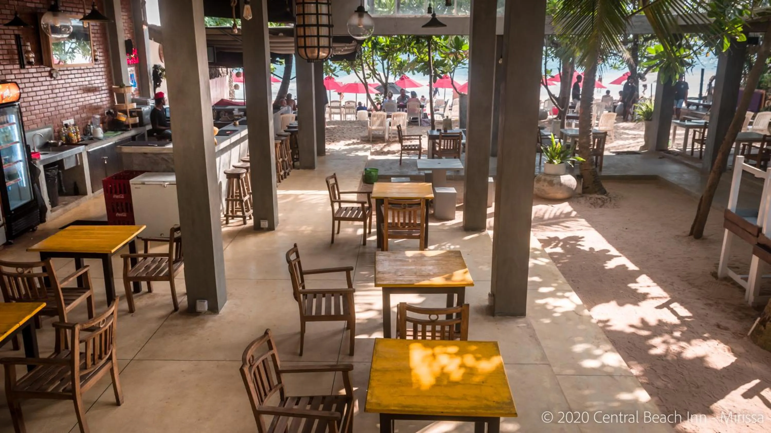 Restaurant/places to eat in Central Beach Inn