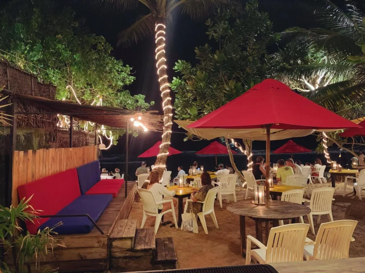 Restaurant/places to eat in Central Beach Inn