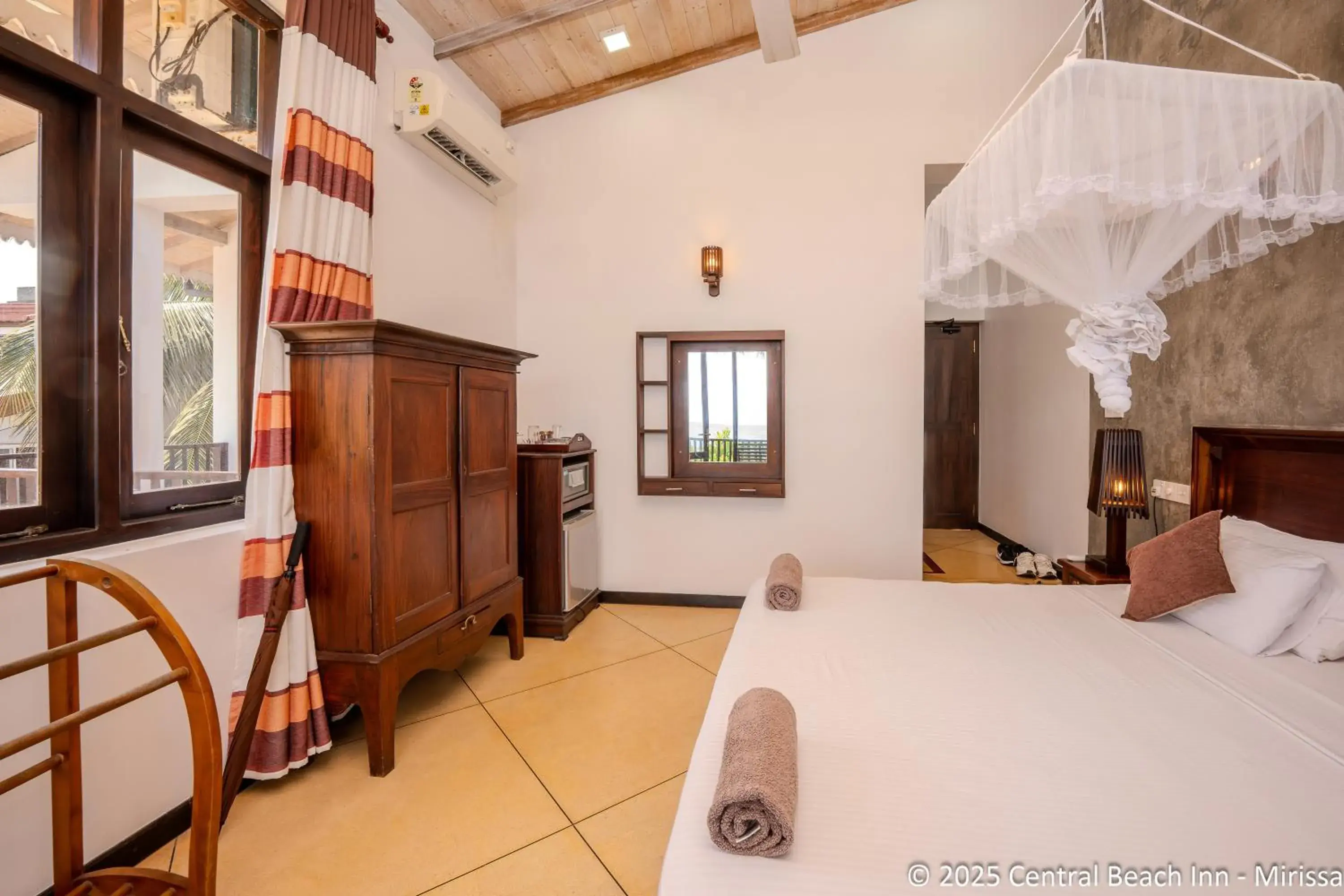 Queen Room with Sea View in Central Beach Inn Queen Room with Sea View in Central Beach Inn