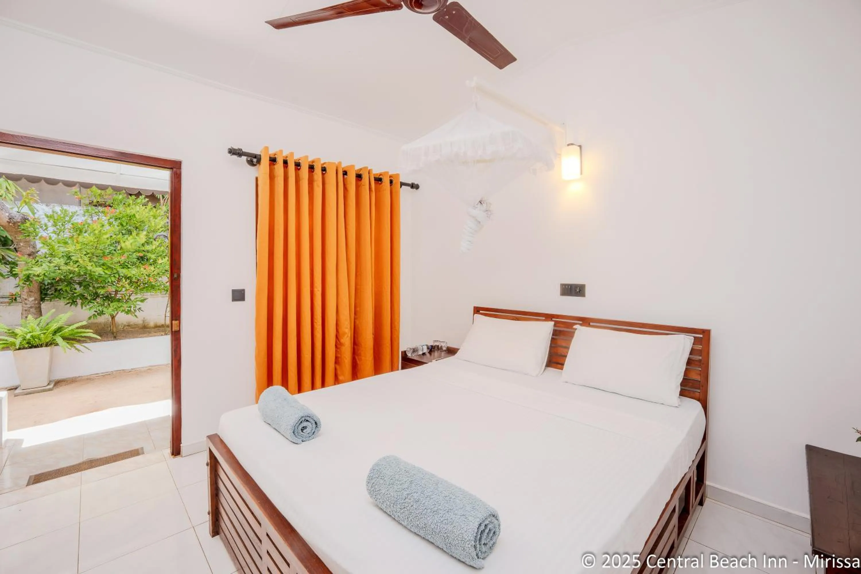 Photo of the whole room, Bed in Central Beach Inn