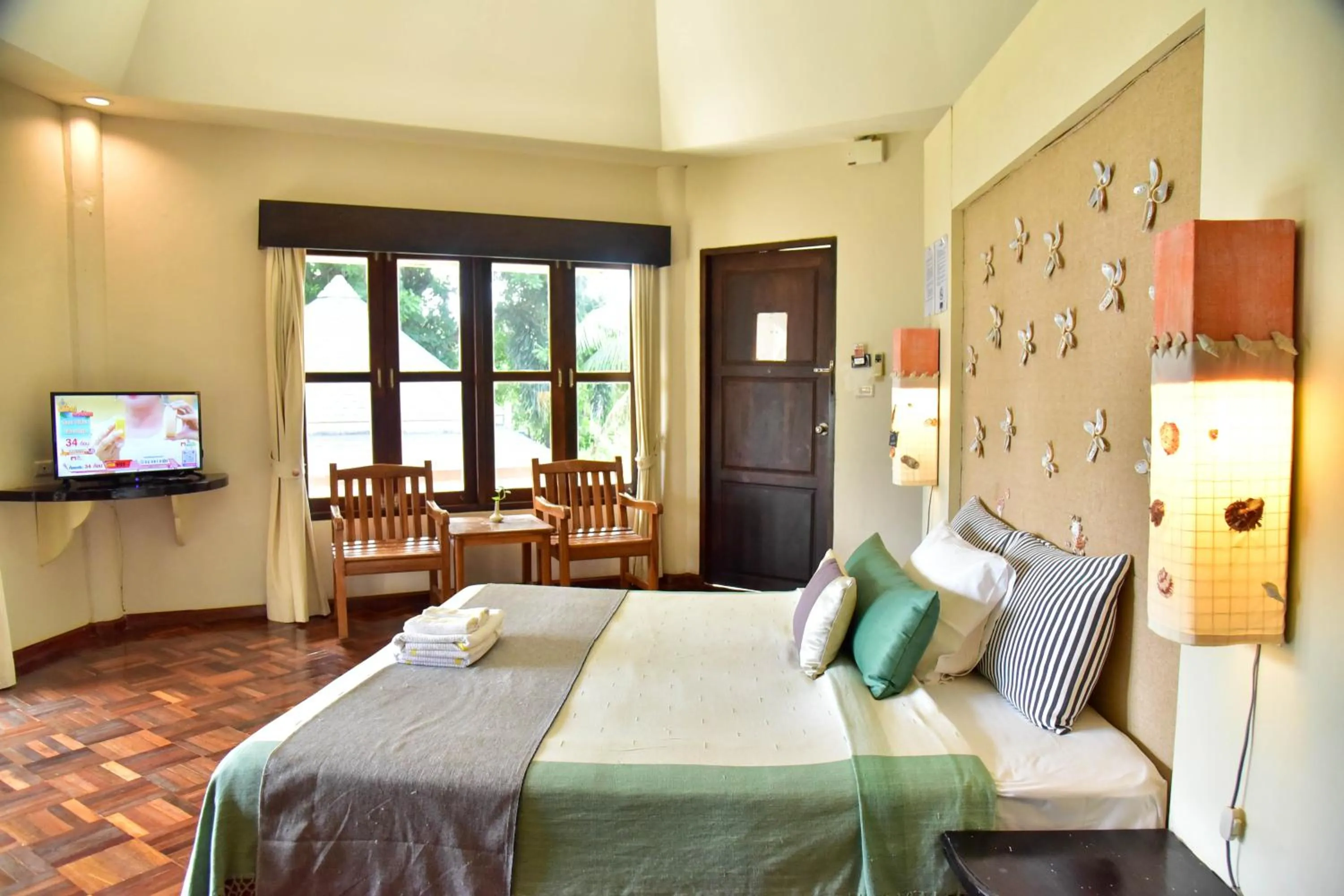 Bedroom, Bed in Tanaosri Resort Pranburi