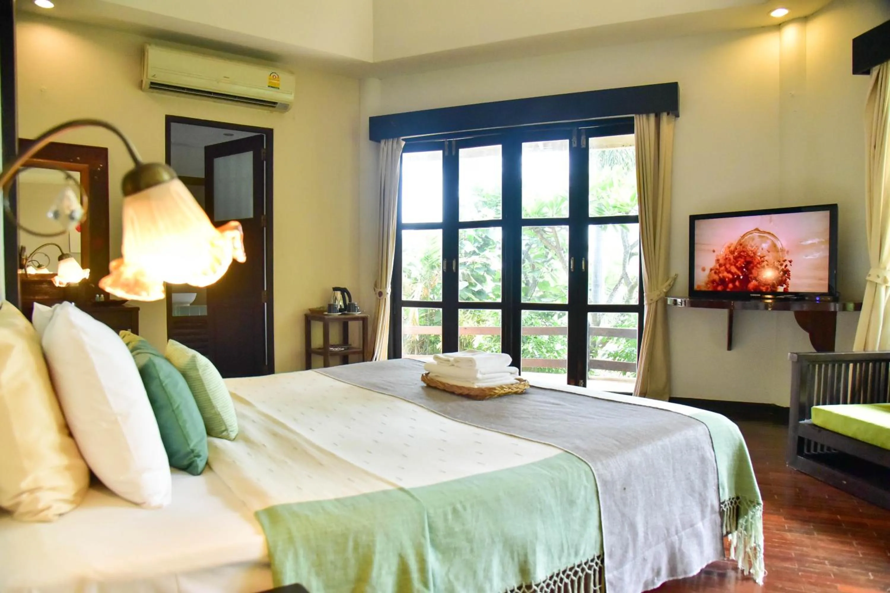 Bedroom, Bed in Tanaosri Resort Pranburi