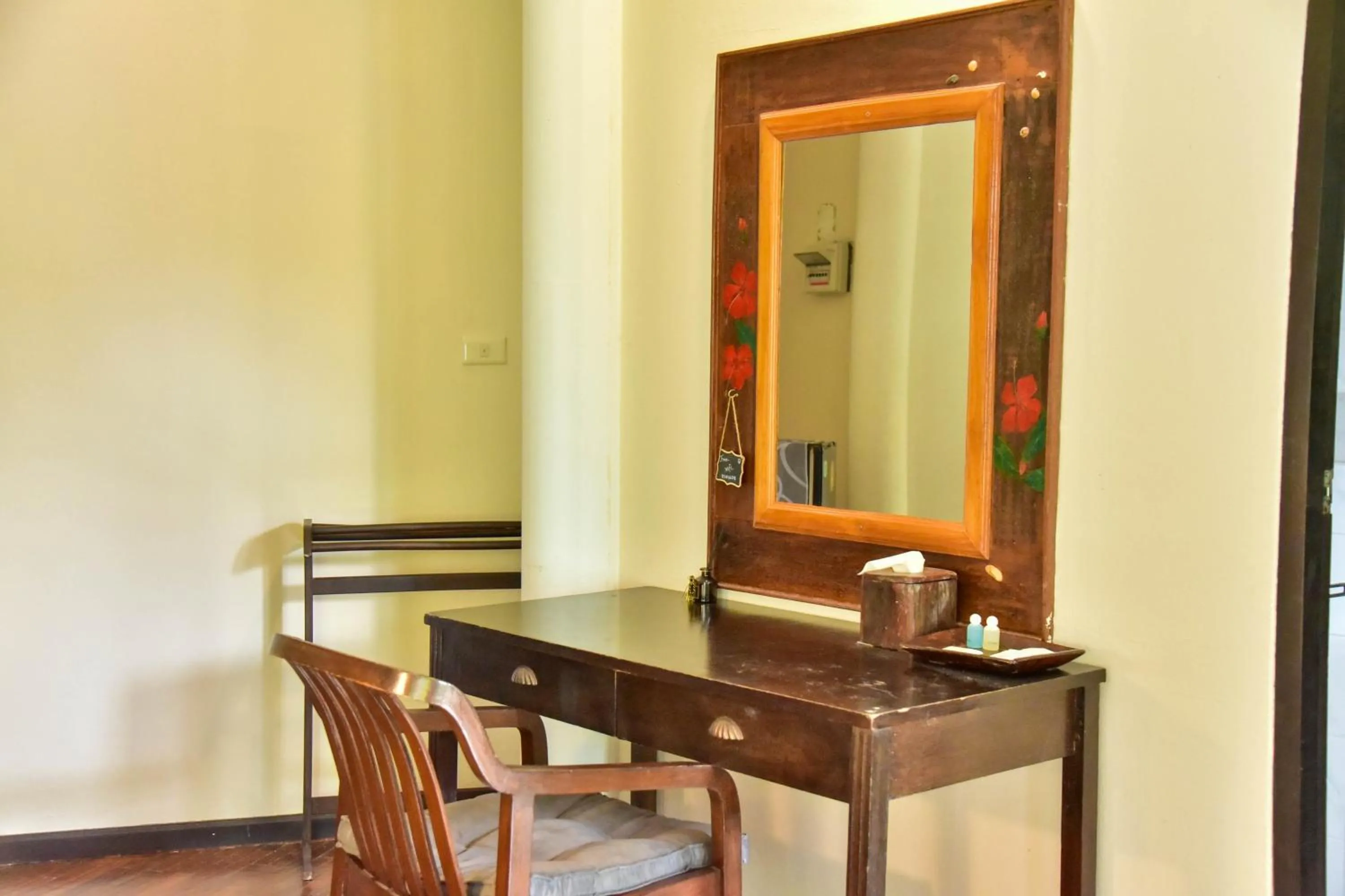 hair dresser in Tanaosri Resort Pranburi