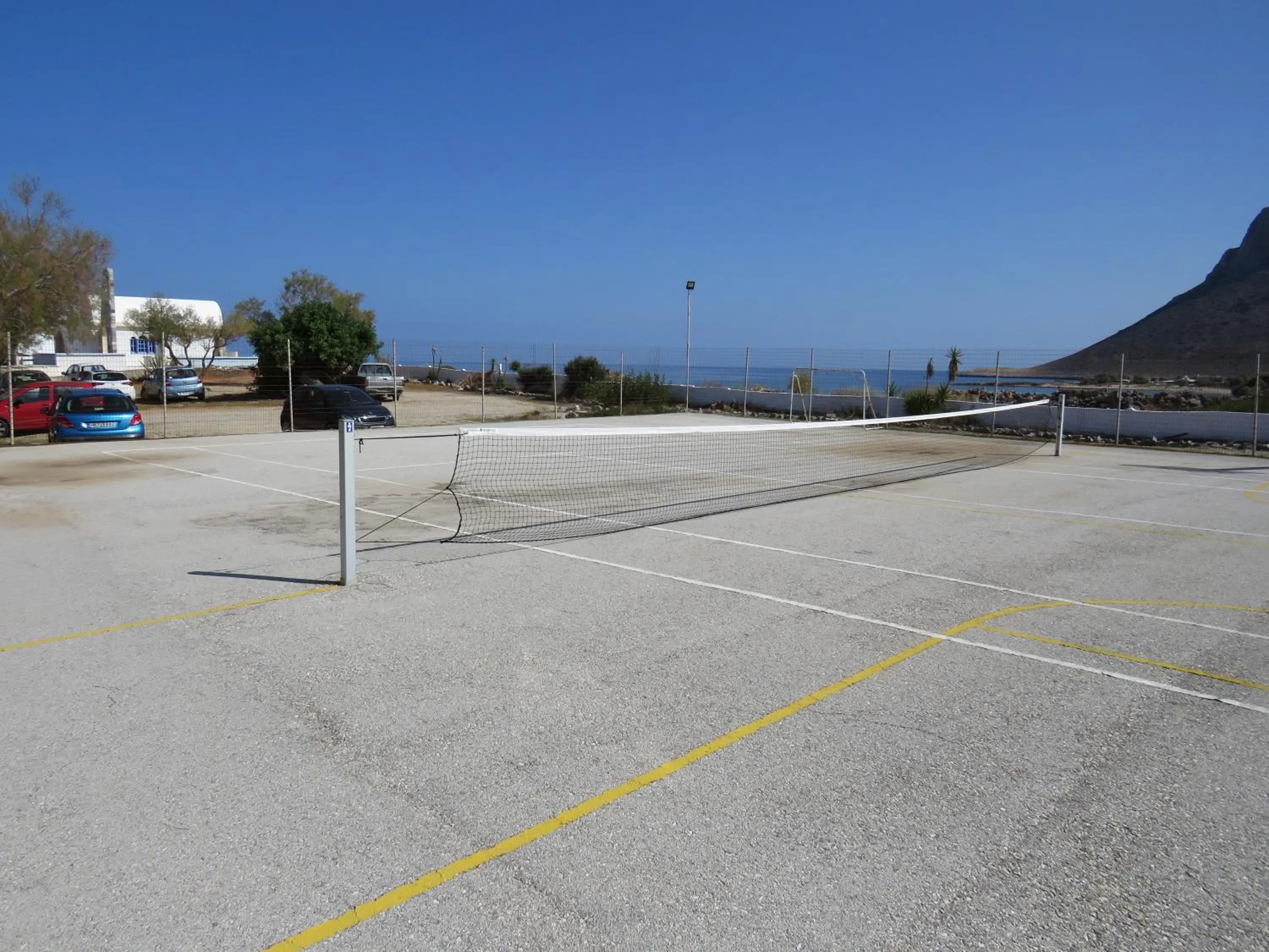 Tennis court in Blue Beach Villas Apartments