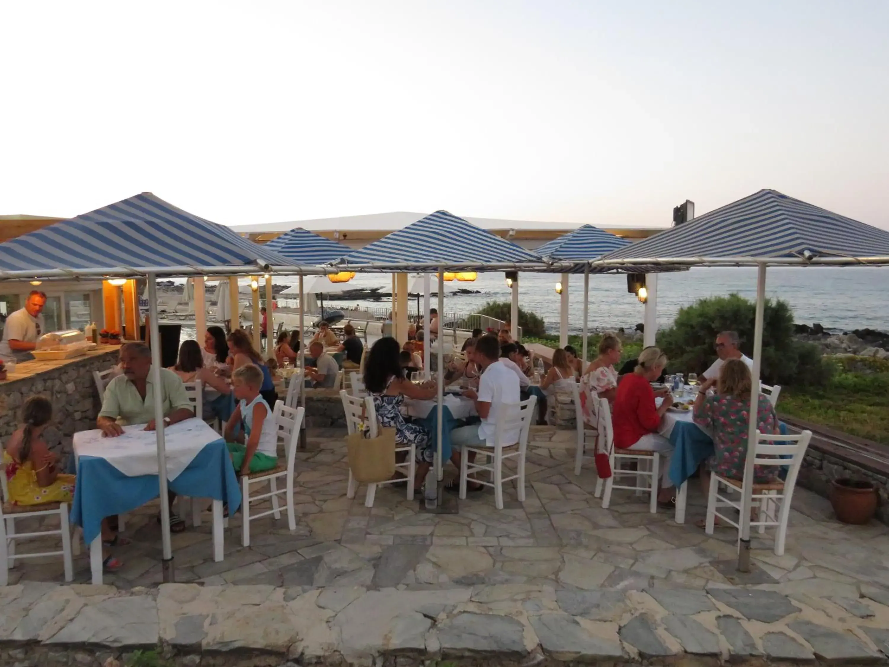 Restaurant/places to eat in Blue Beach Villas Apartments Restaurant/places to eat in Blue Beach Villas Apartments