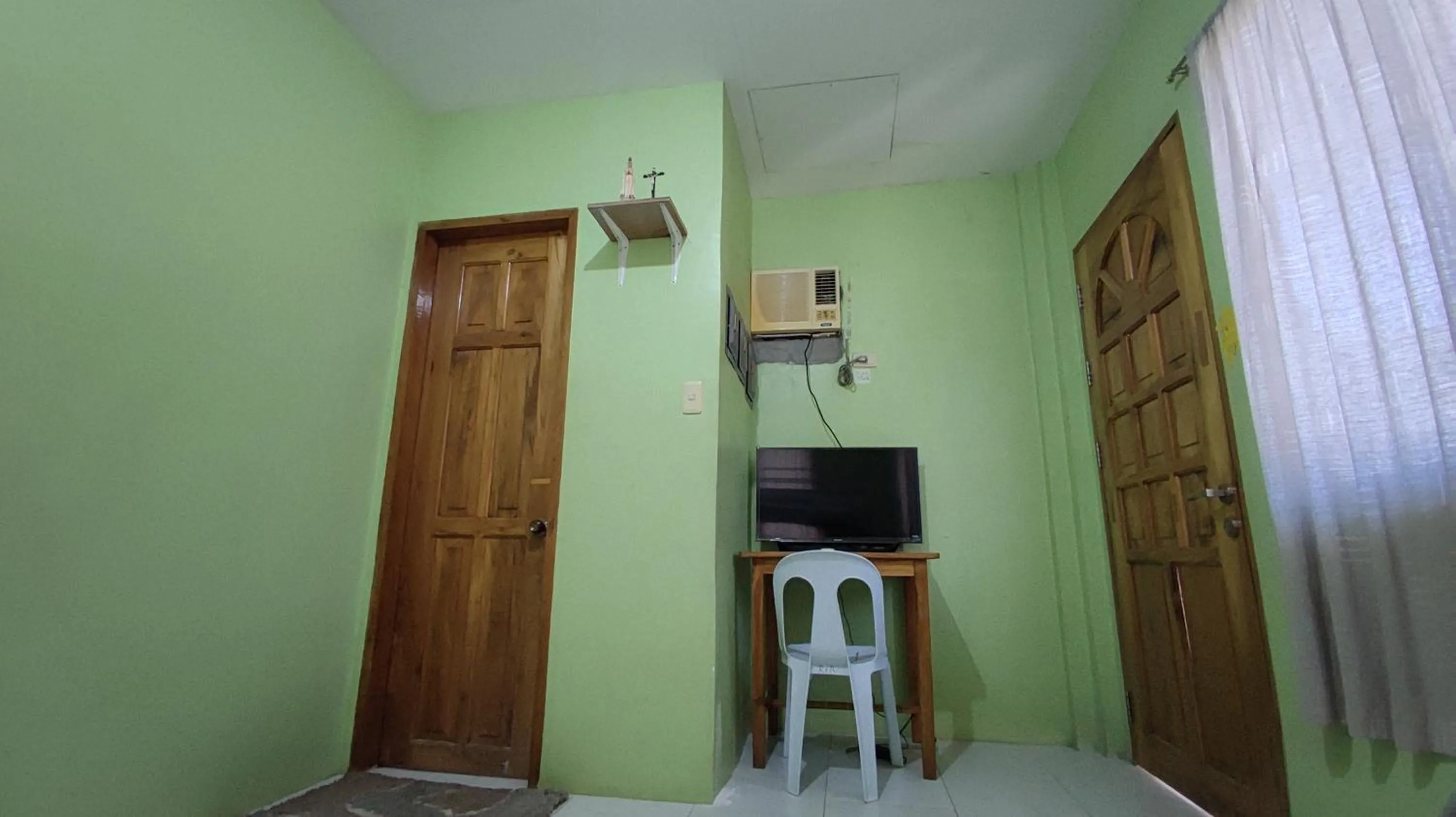 room service in R & R (Rest & Relax) Guesthouse