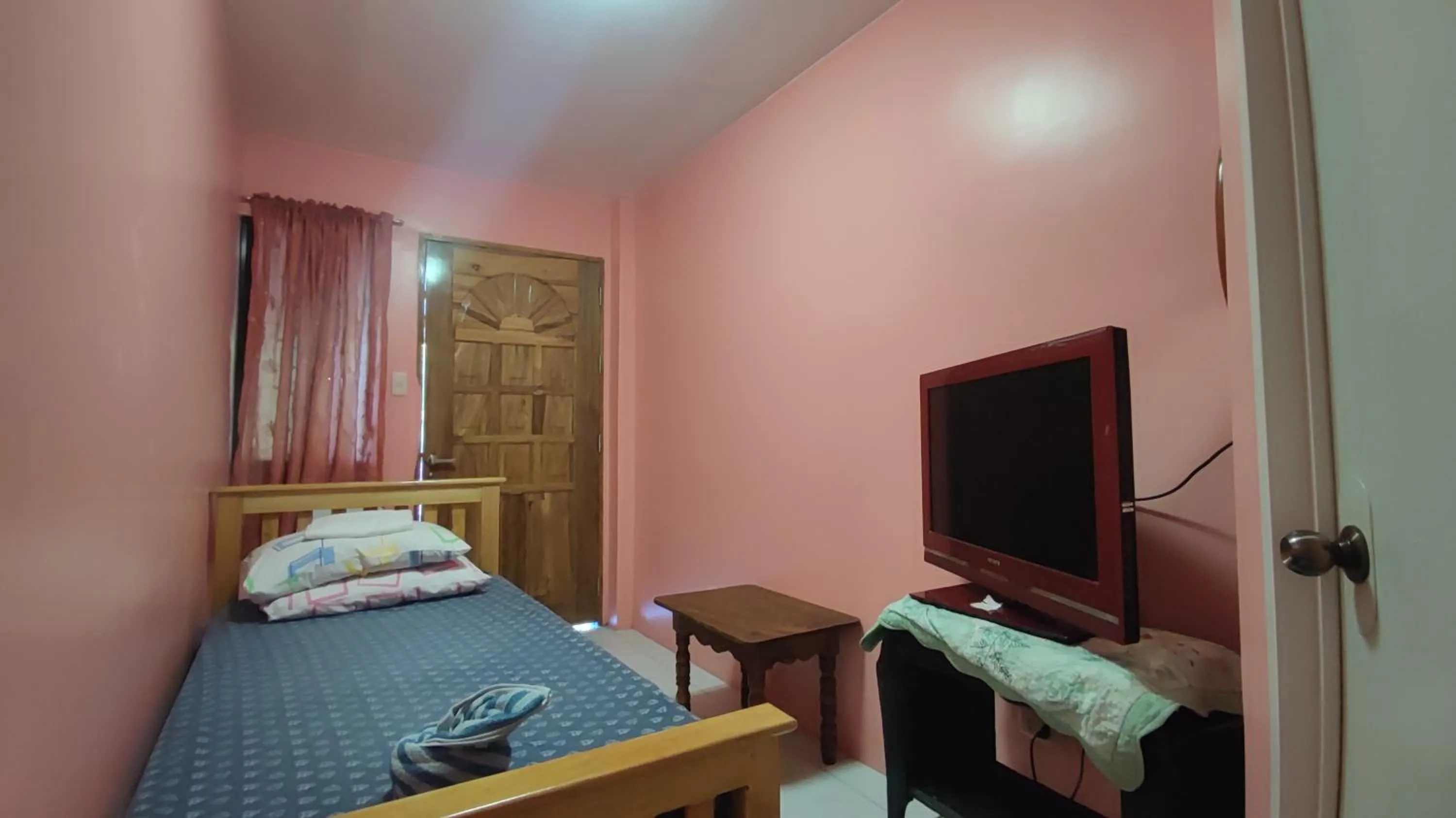 Bedroom, Bed in R & R (Rest & Relax) Guesthouse