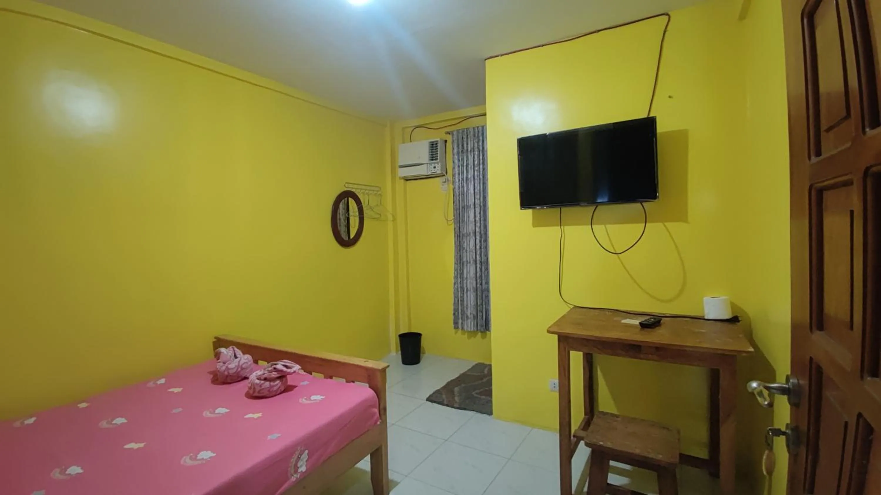 Bed in R & R (Rest & Relax) Guesthouse