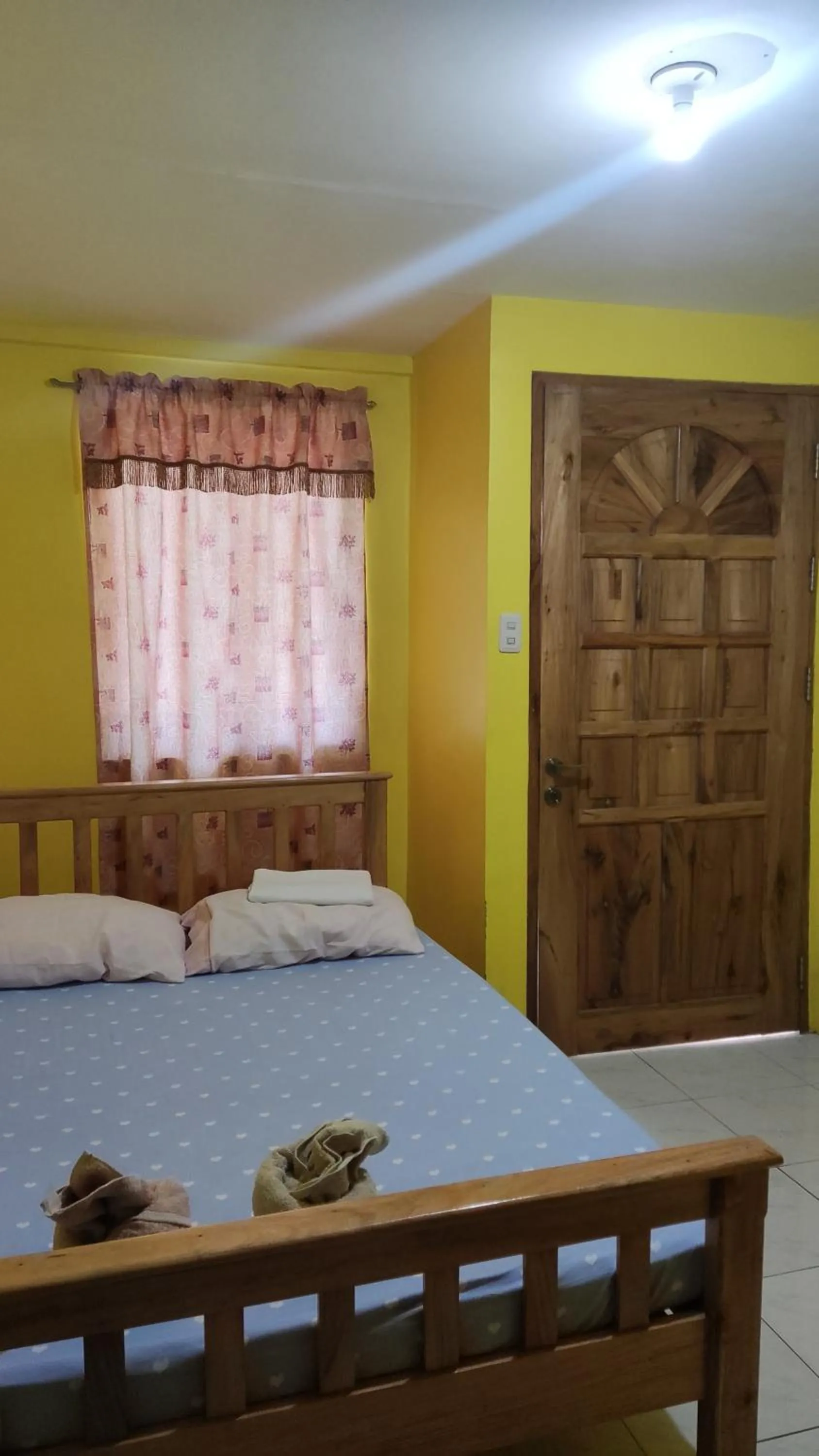 Bedroom, Bed in R & R (Rest & Relax) Guesthouse