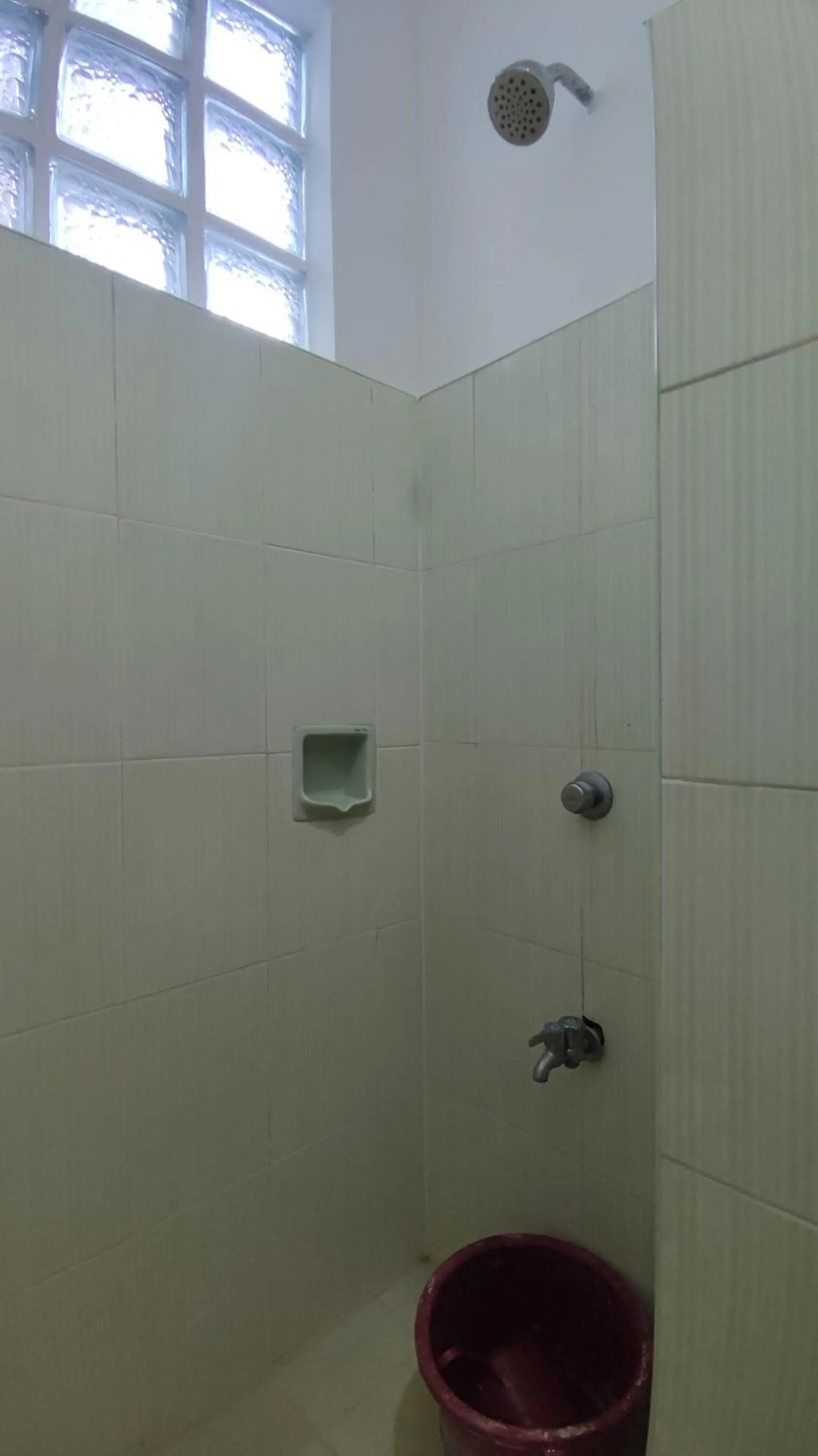 Shower in R & R (Rest & Relax) Guesthouse