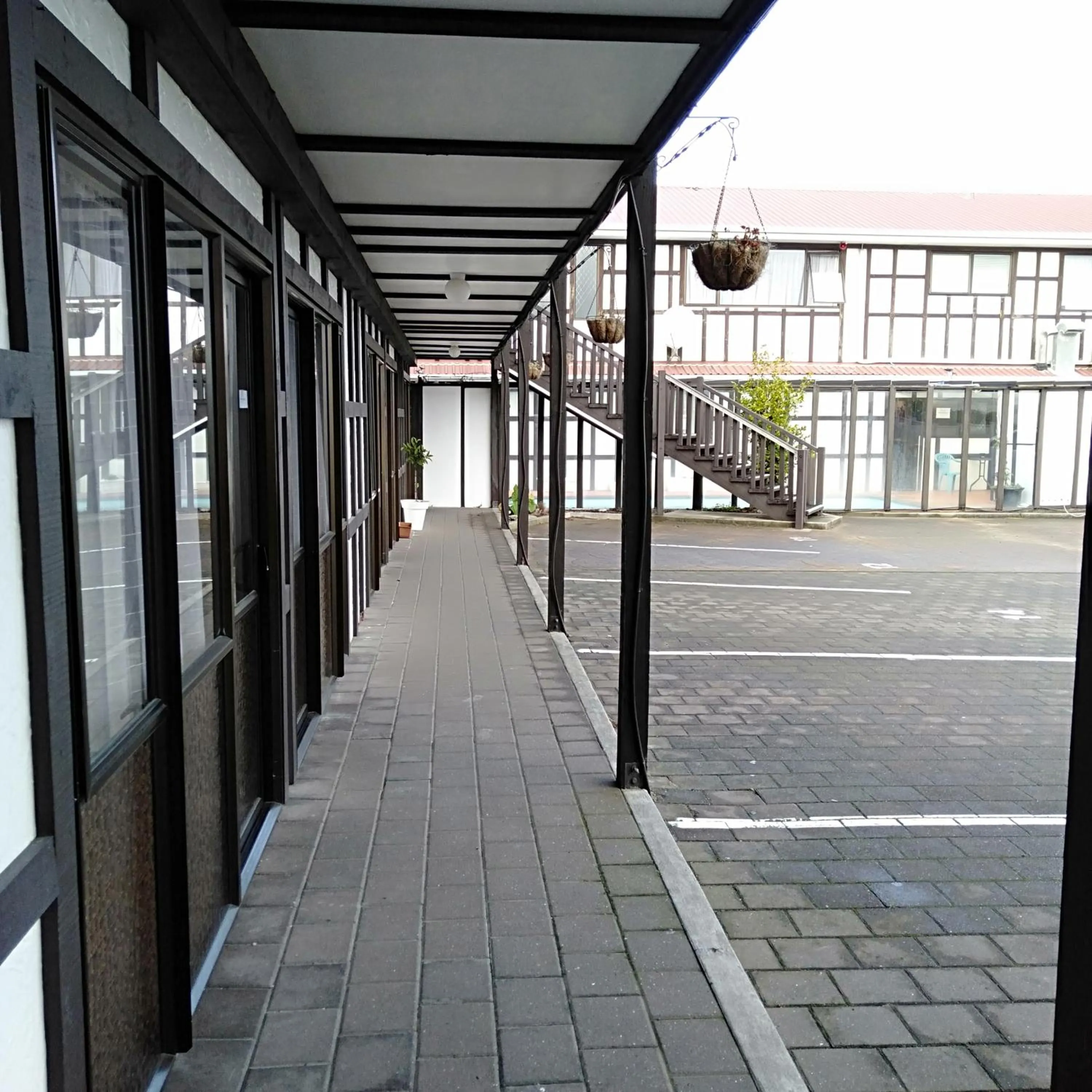 Facade/entrance in Albatross Motel