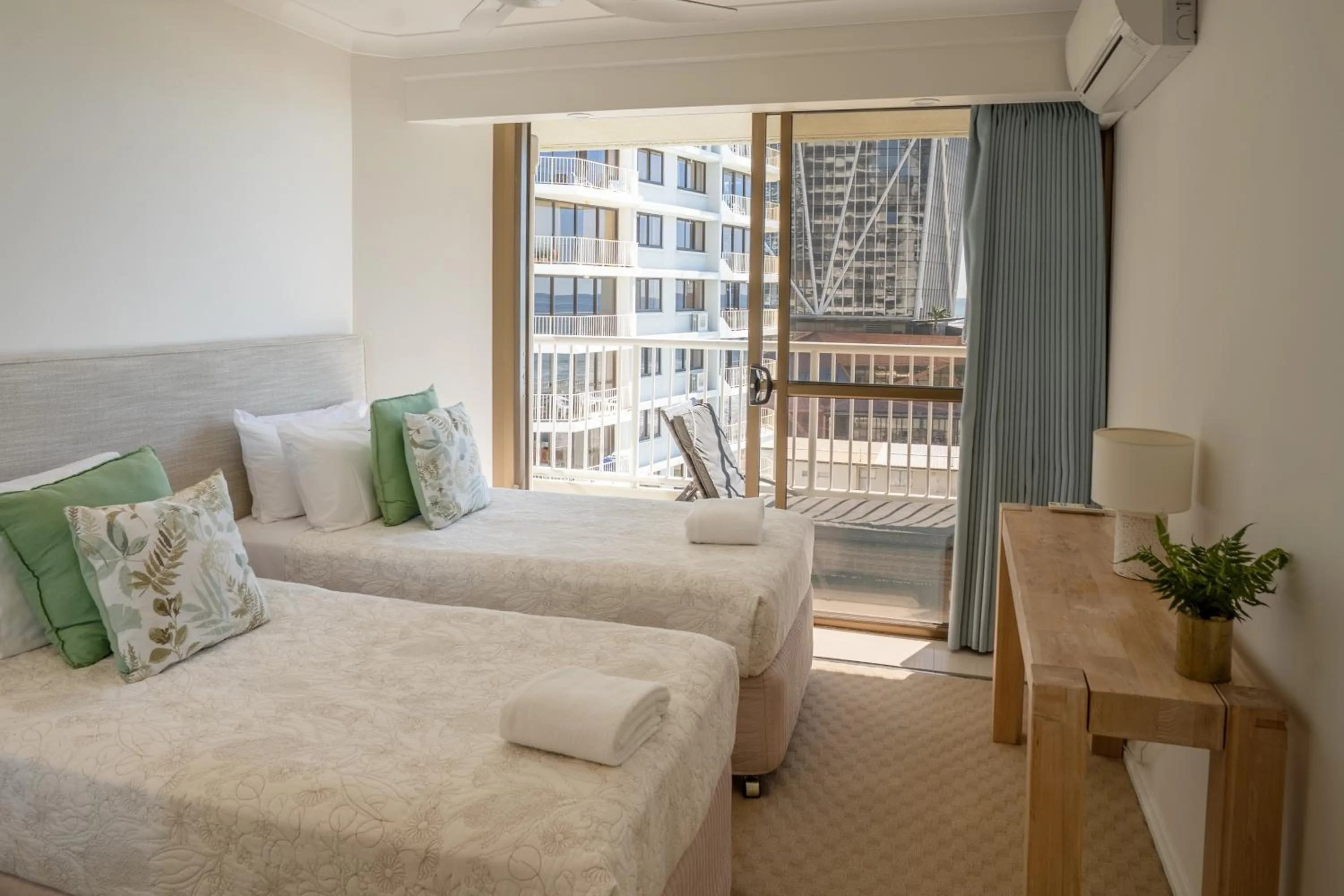 Bedroom, Bed in The Breakers