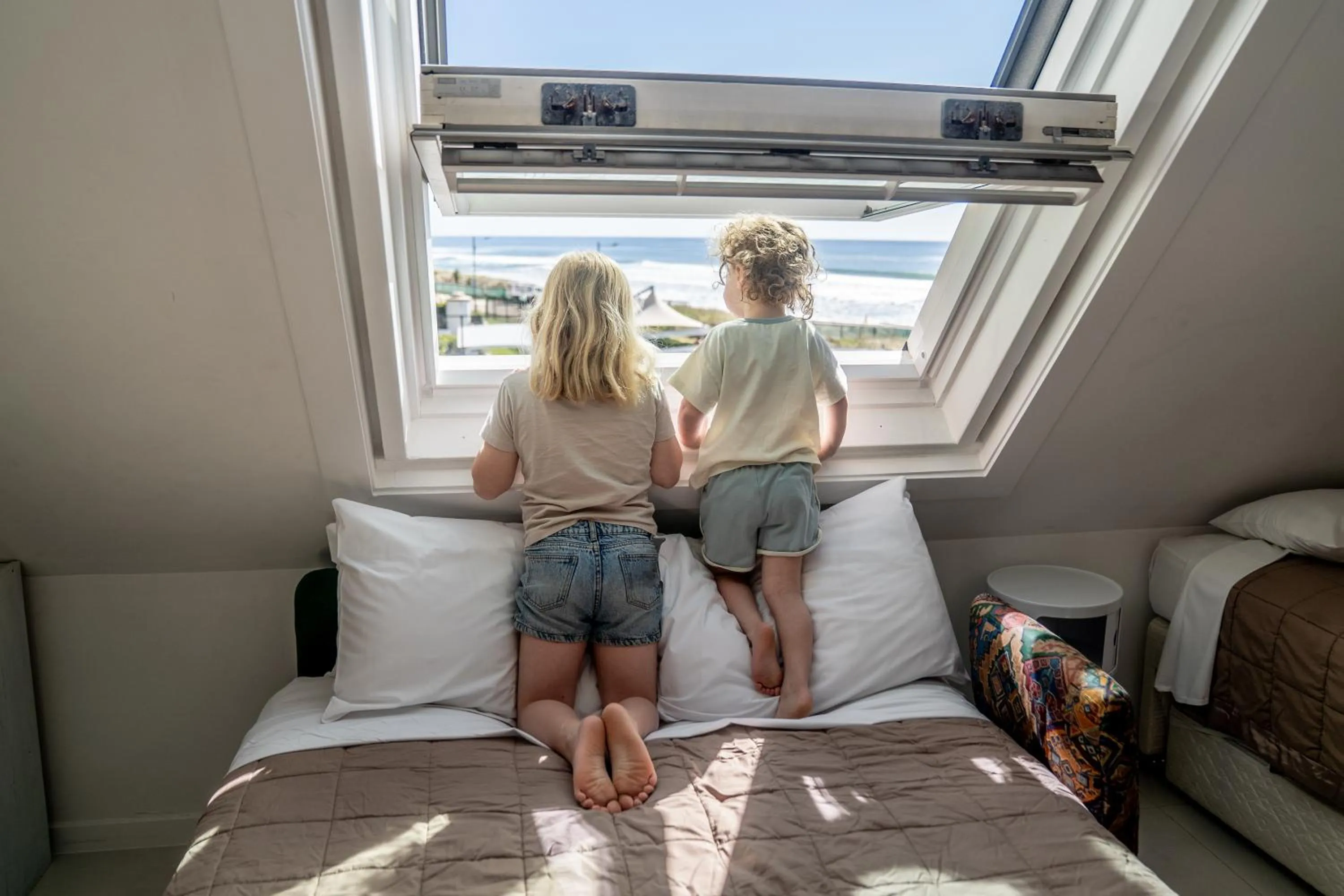 People, Bed in The Breakers