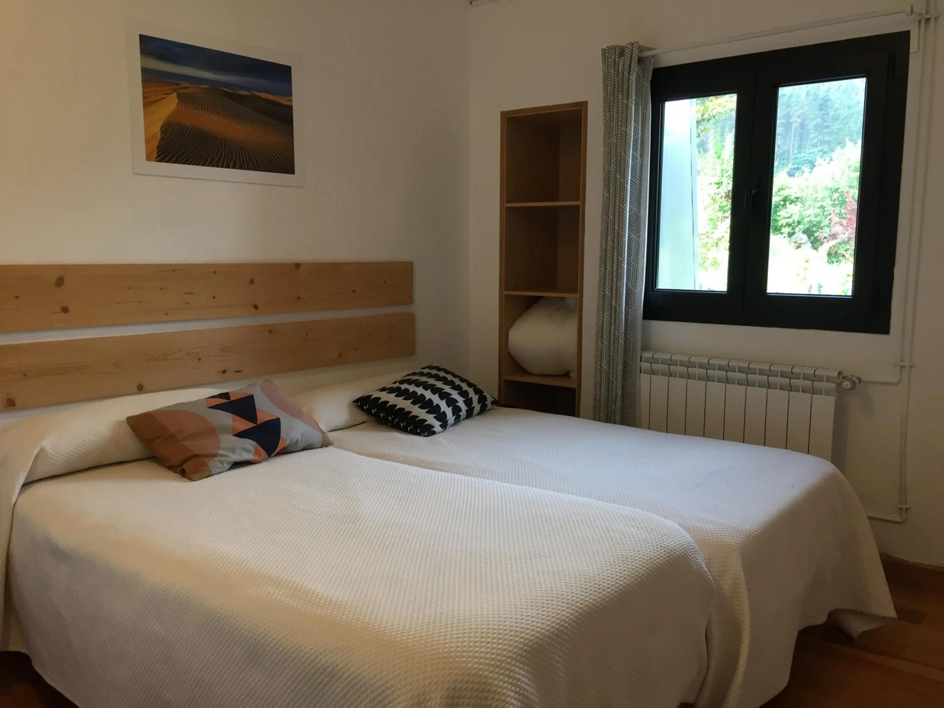 Bedroom, Bed in ABARAXKA HOSTEL Disfruta la Vía Verde del Urola hasta la Playa - Naturaleza Montañas y Riqueza Cultural